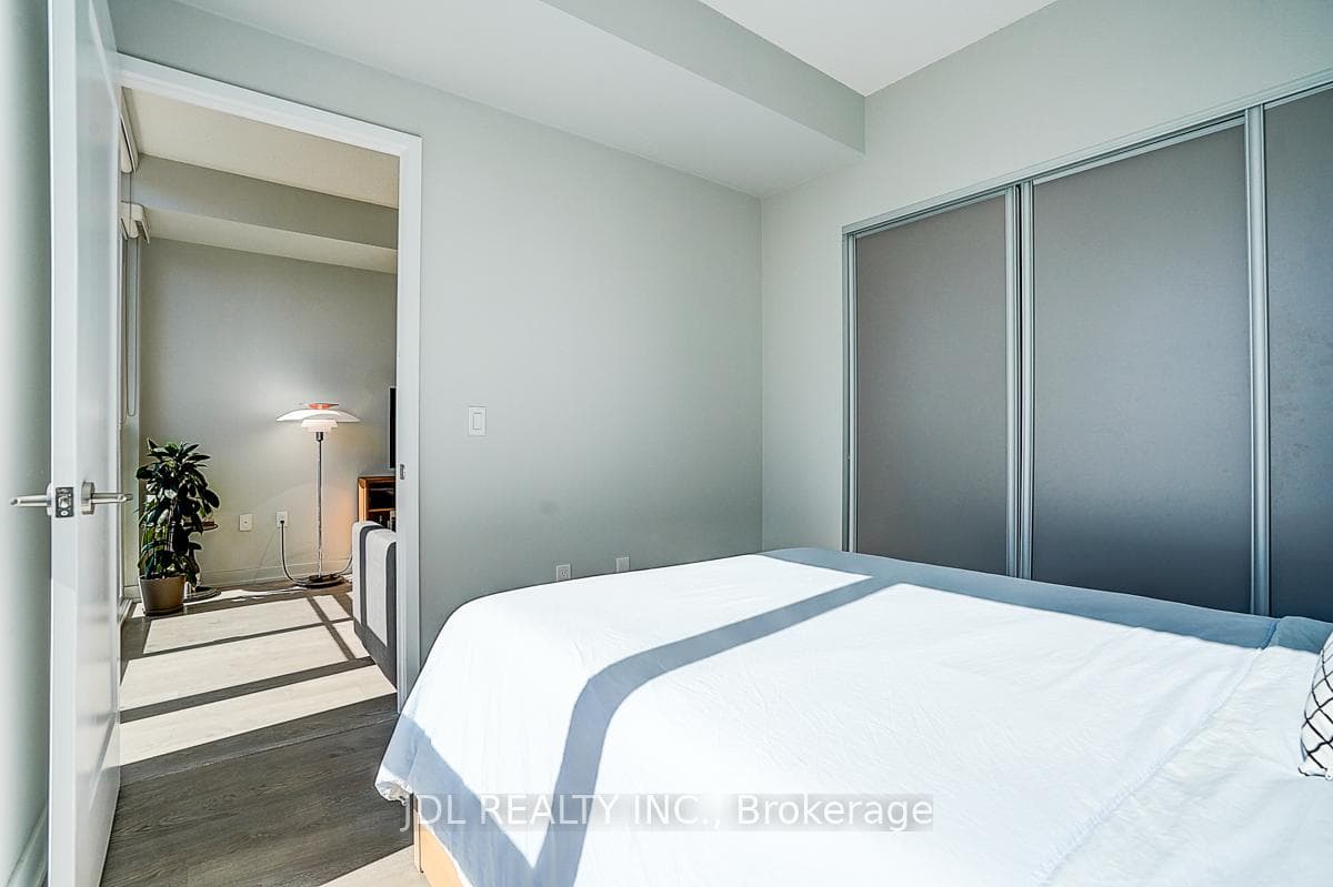 99 John Street Unit 3702 photo 20