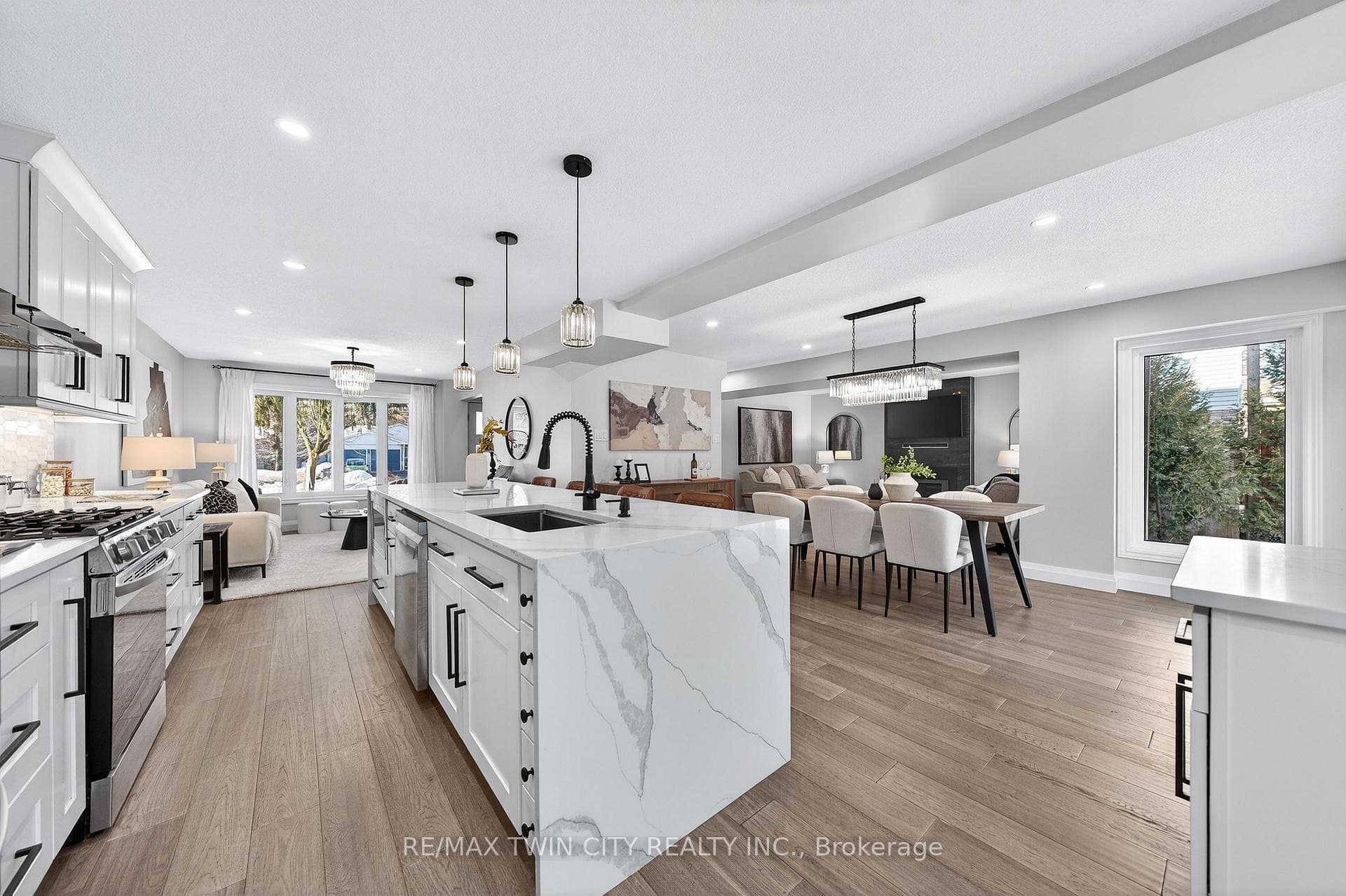 166 Westvale Drive photo 18
