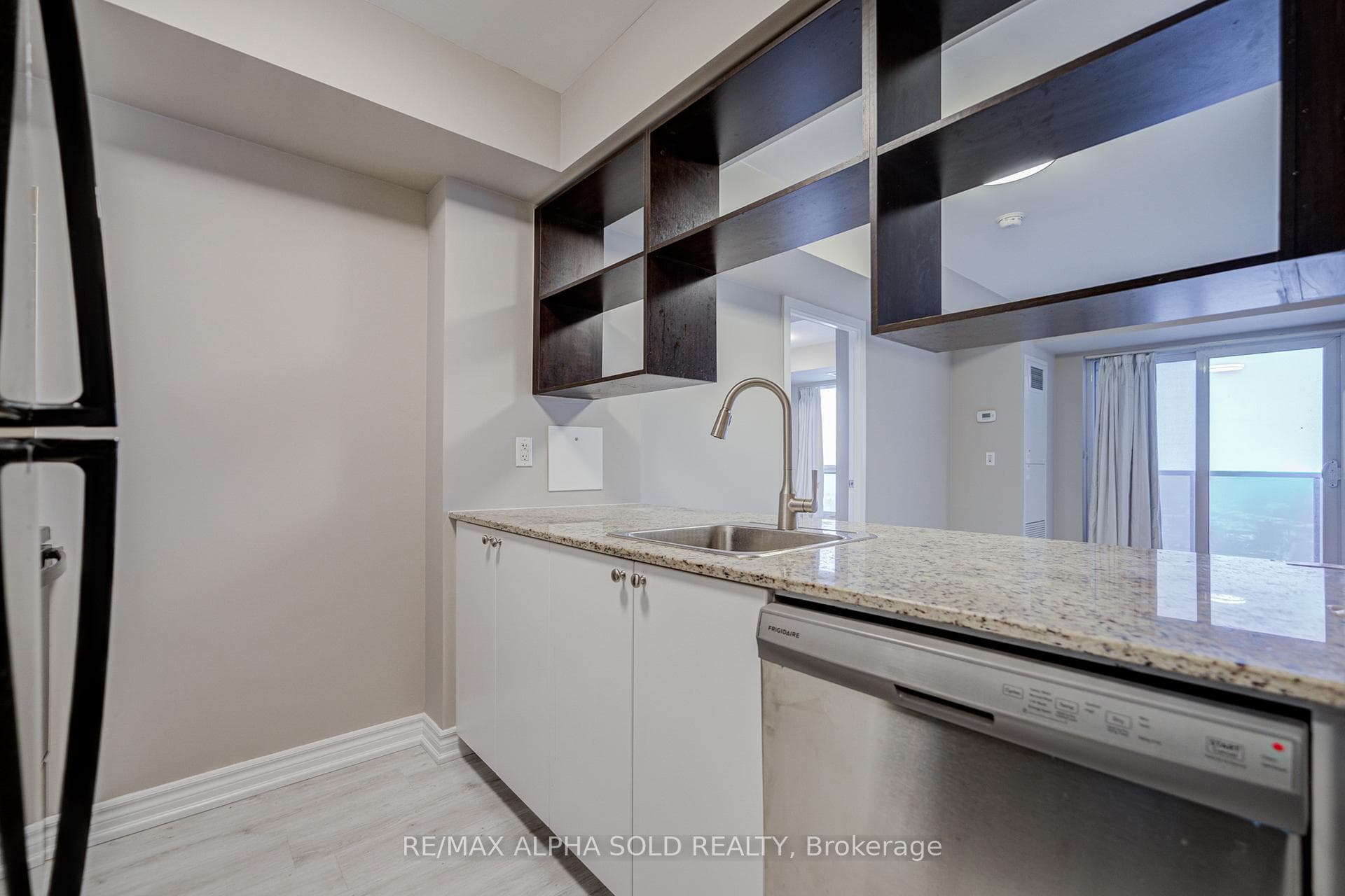 181 Village Green Square Unit 2021 photo 9