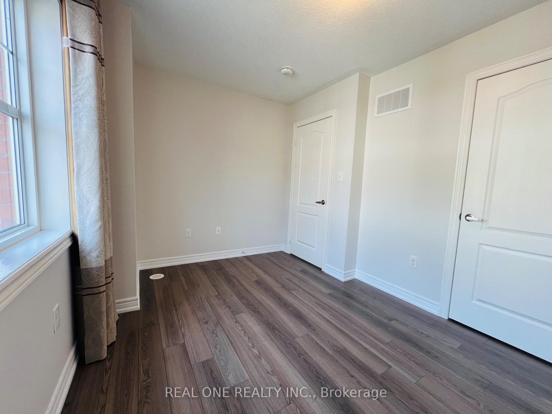 83 Roy Grove Way photo 41