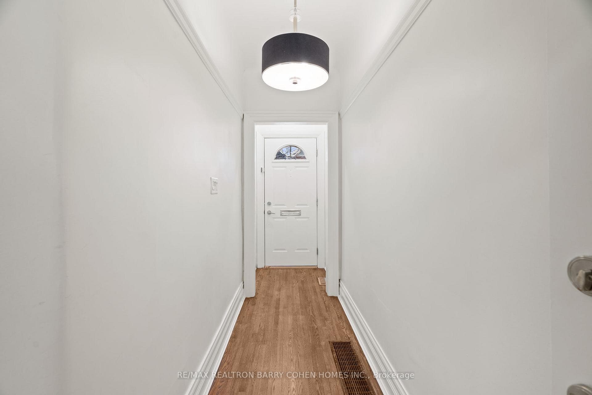 59 Dupont Street Unit Upper photo 3