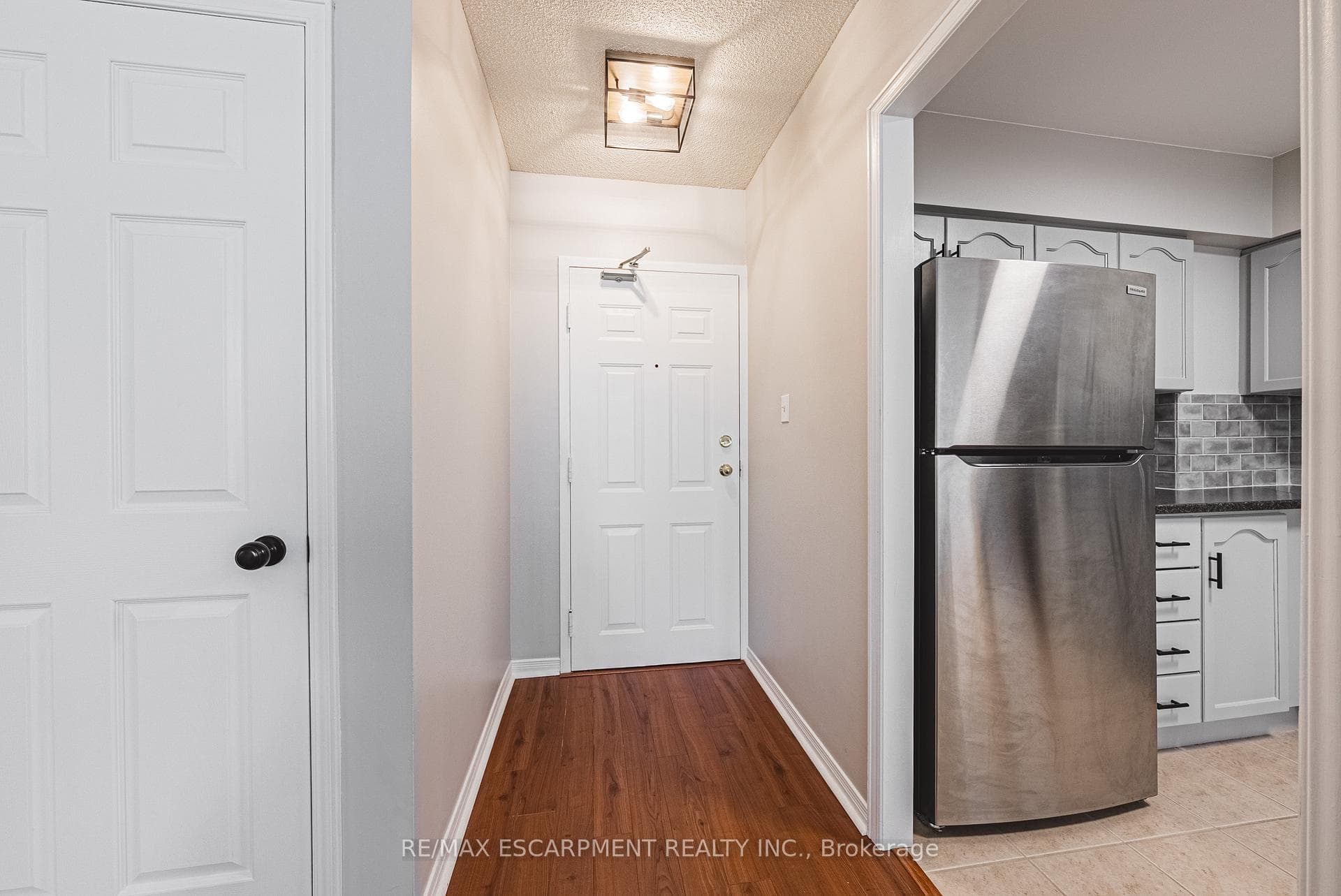 180 Limeridge Road Unit 103 photo 3