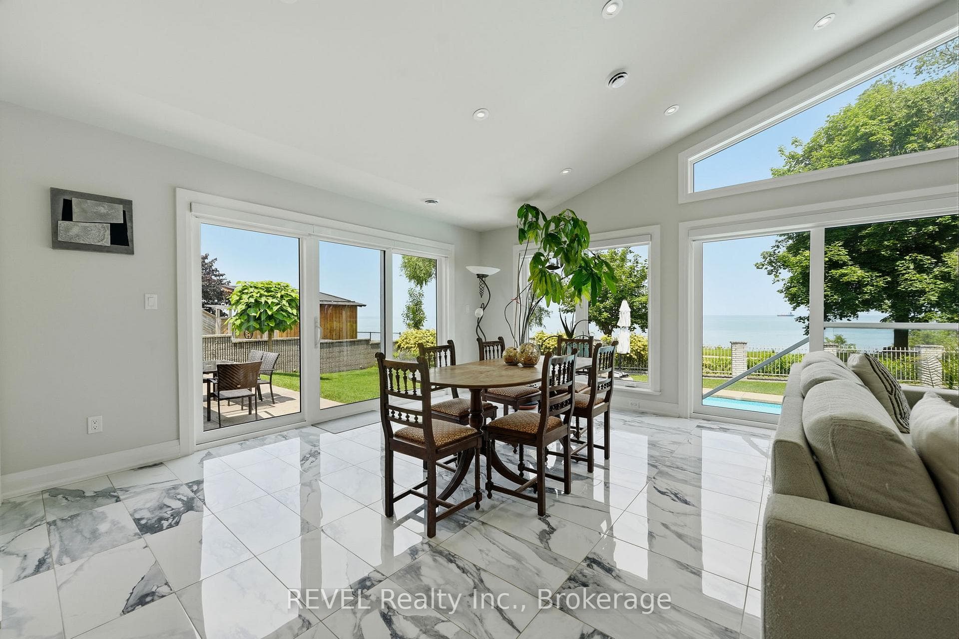 53 Beachview Drive photo 22