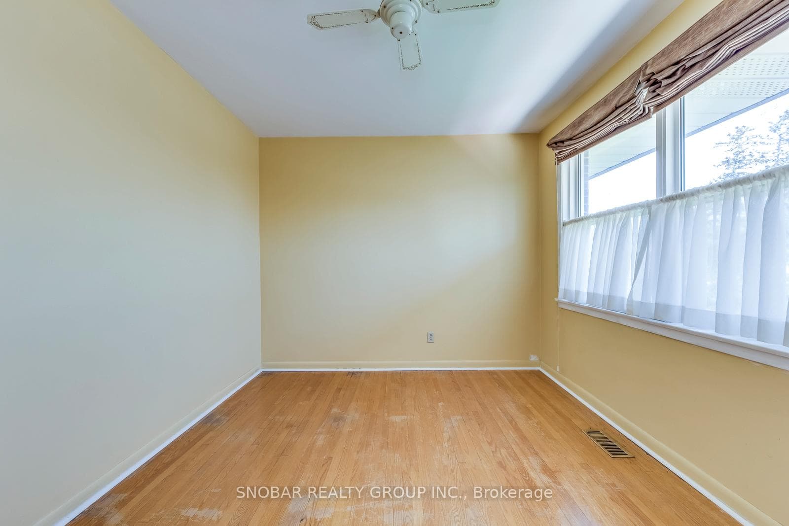 31 Hartsdale Drive photo 28
