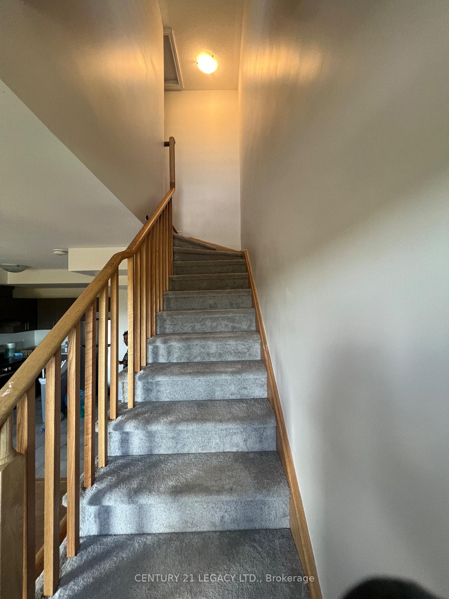1530 Bloor Street photo 4
