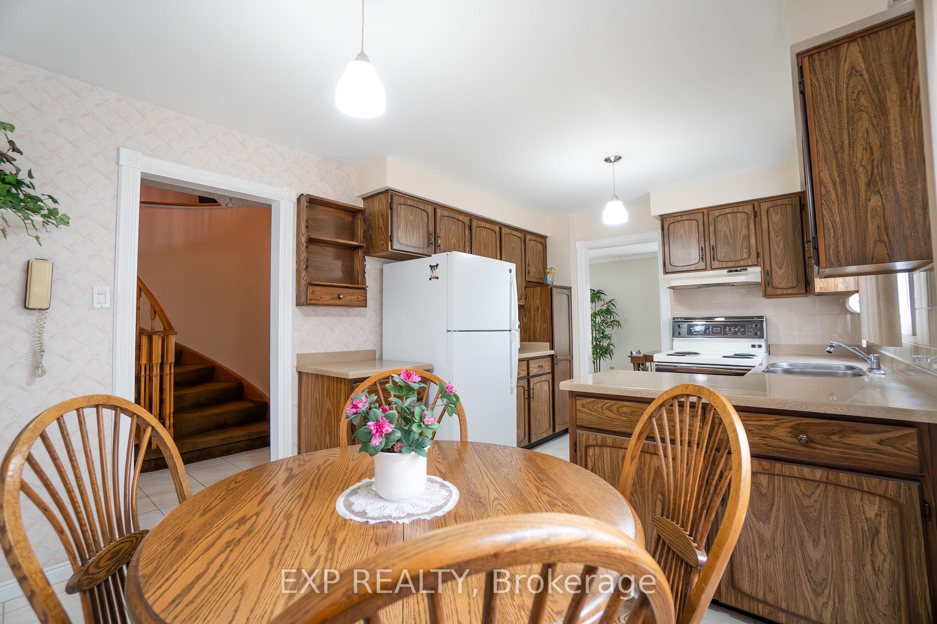 1666 Shale Oak Mews photo 6