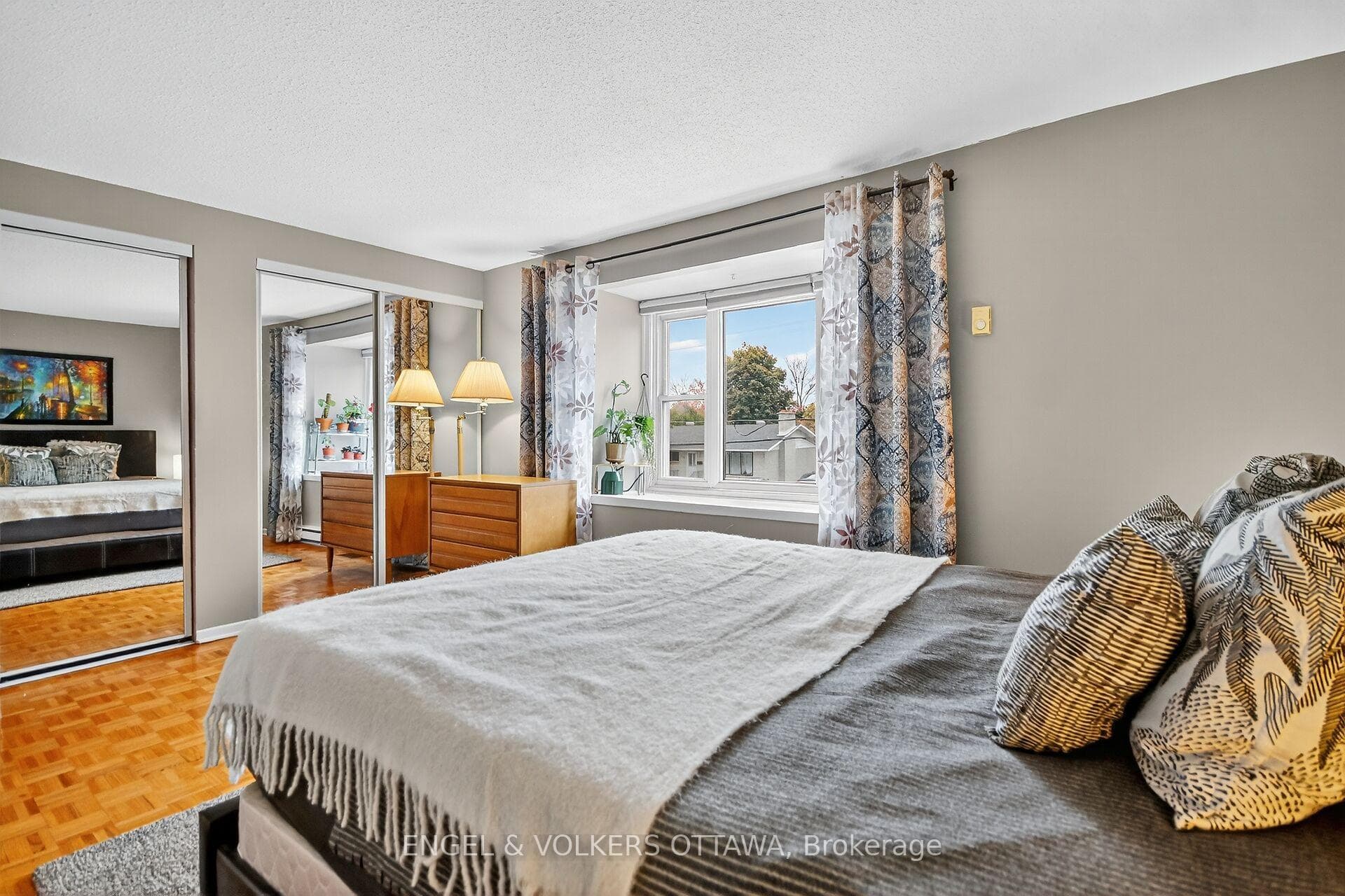 910 Dynes Road photo 22
