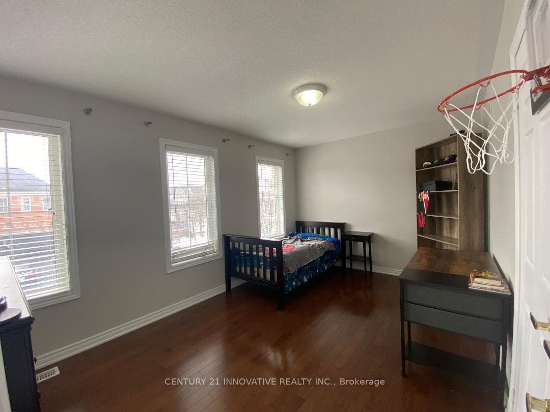 5 Eastgate Circle photo 12