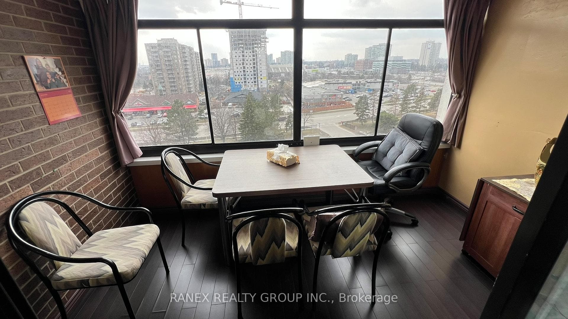 18 Knightsbridge Road Unit 1012 photo 17
