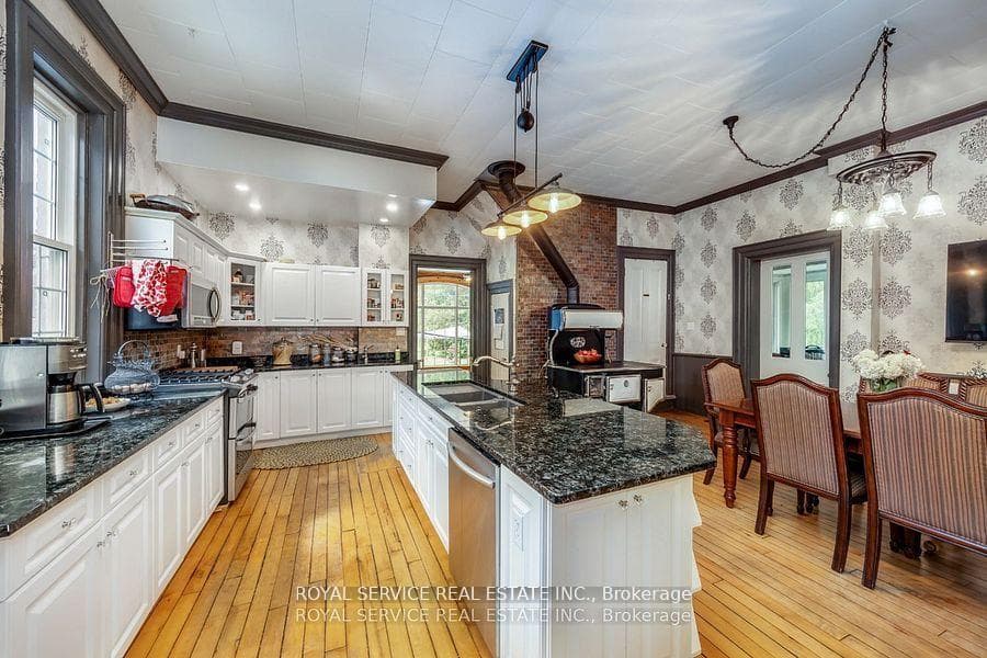 60 King Street photo 29