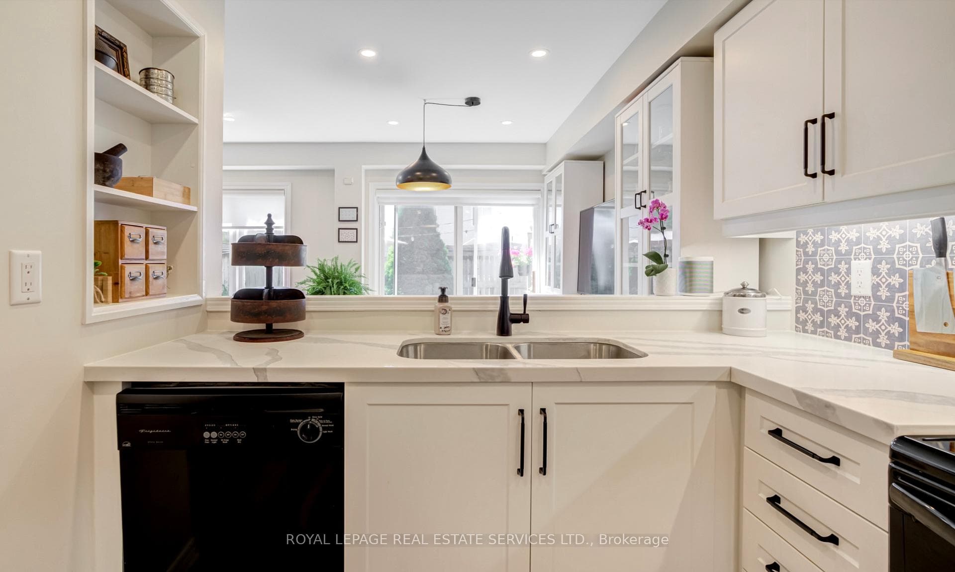 430 Mapleview Drive Unit 20 photo 8