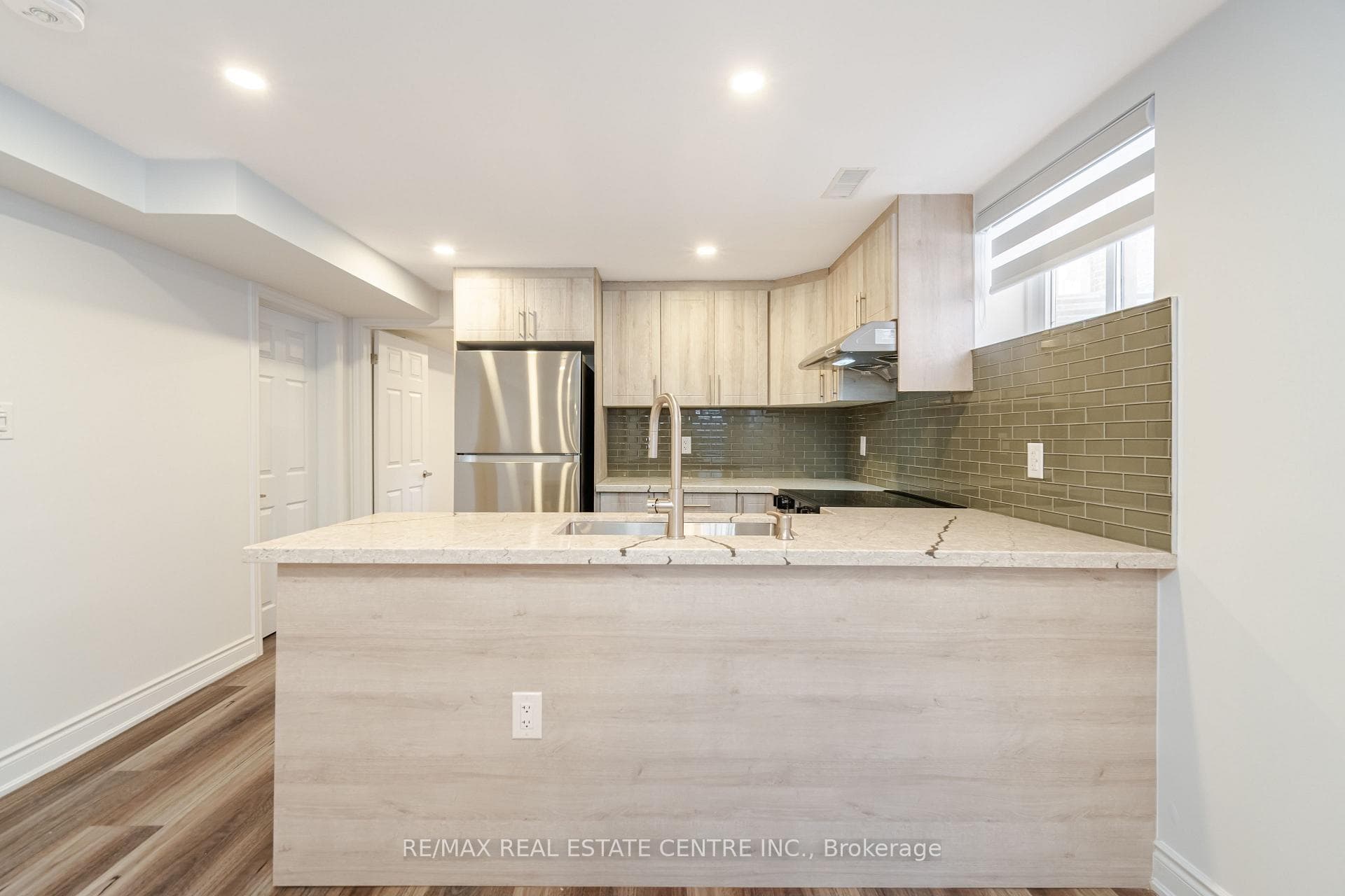 5895 Rayshaw Crescent Unit Bsmt photo 11