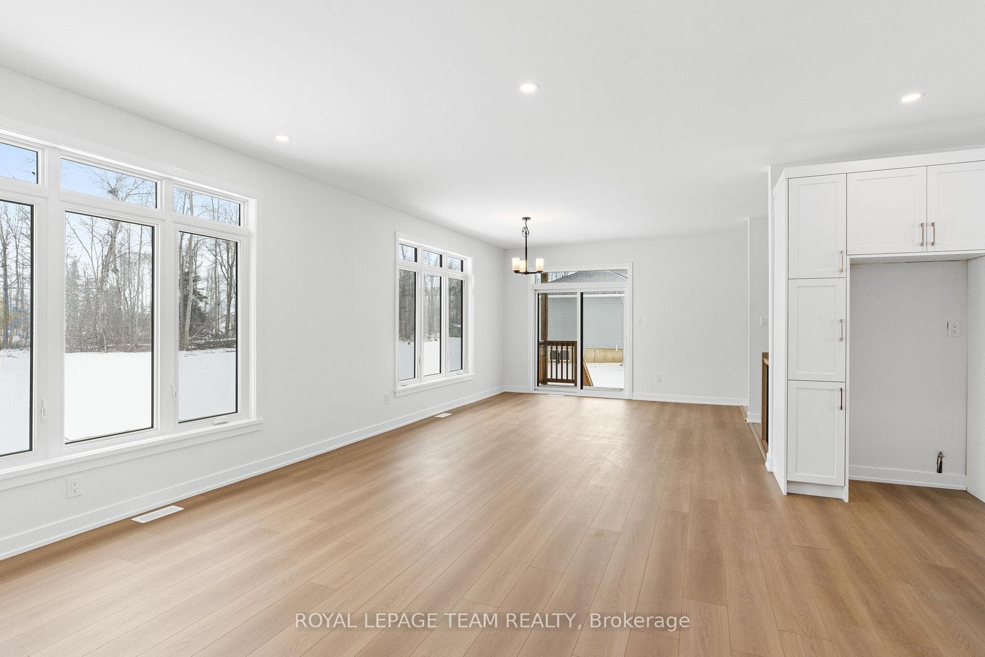 54 TENNANT Drive photo 12