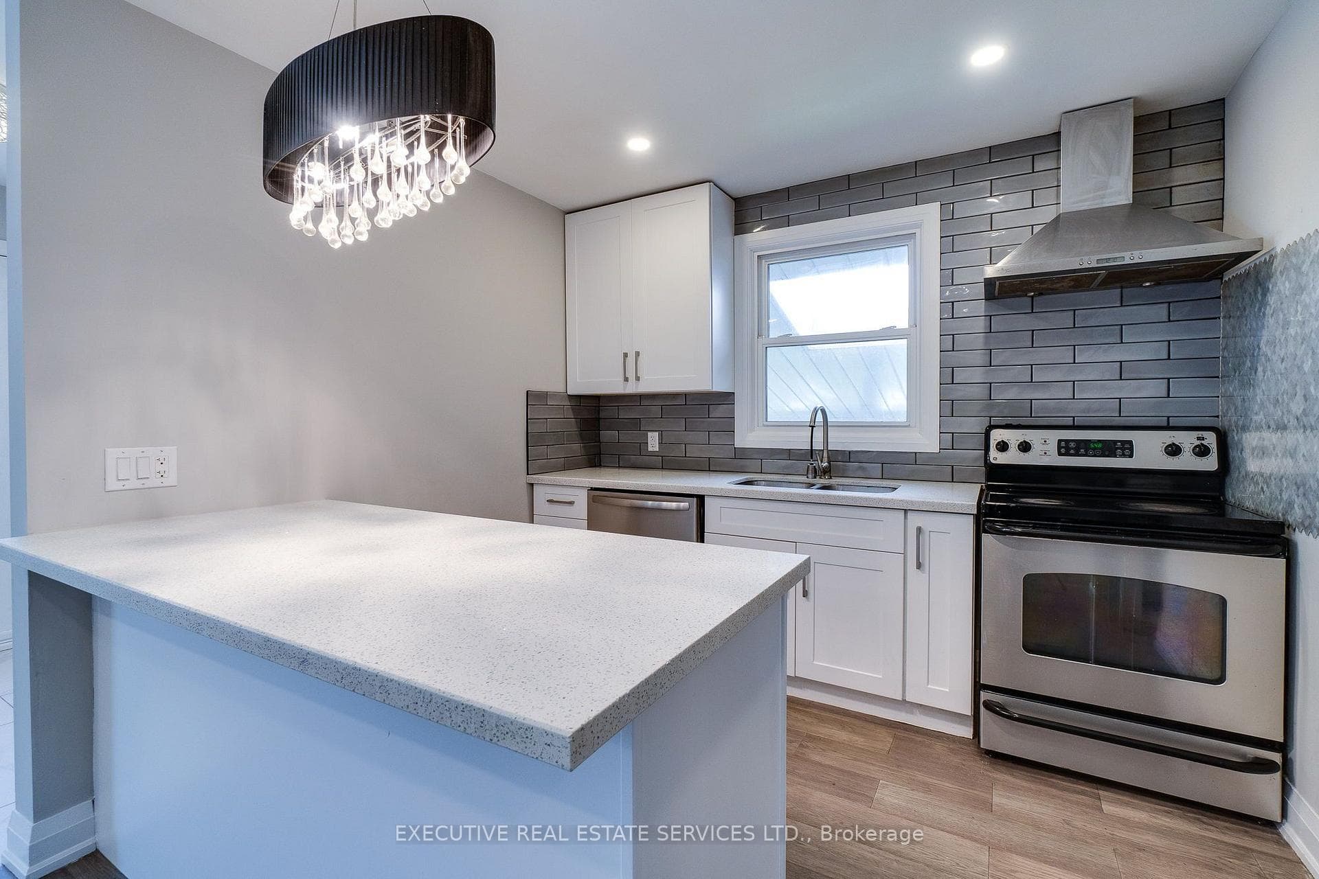 213 East 32nd Street photo 20