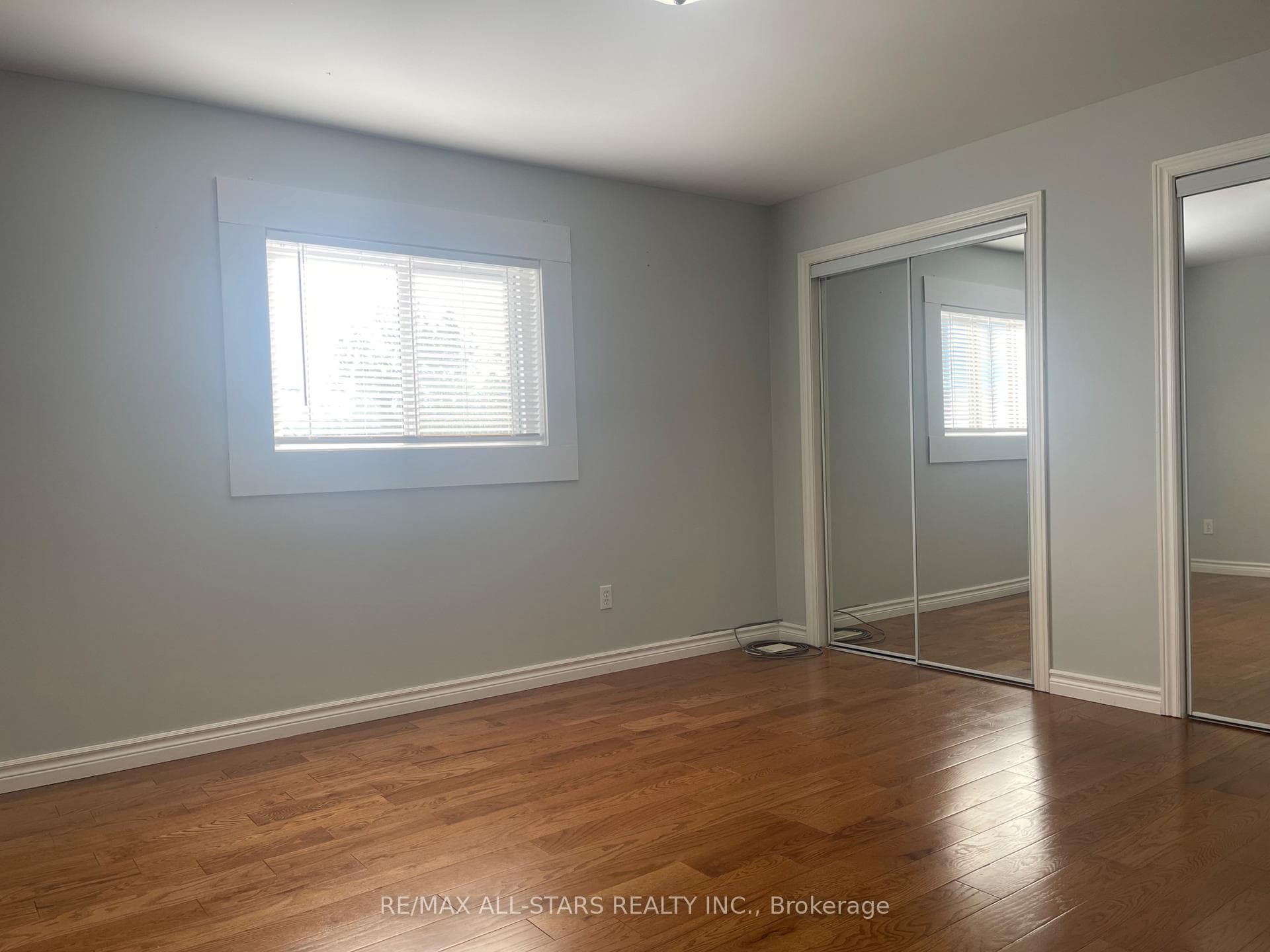 Primary Bedroom - Hardwood Floors