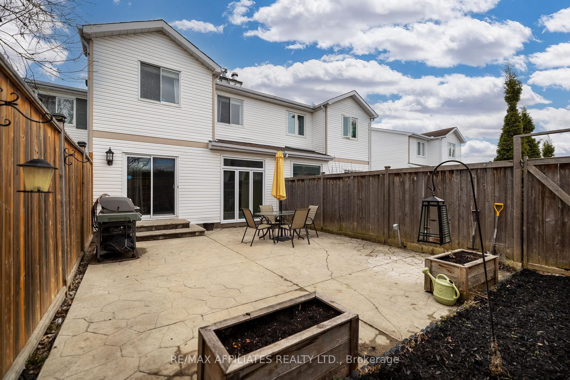 1494 Corsham Avenue photo 20