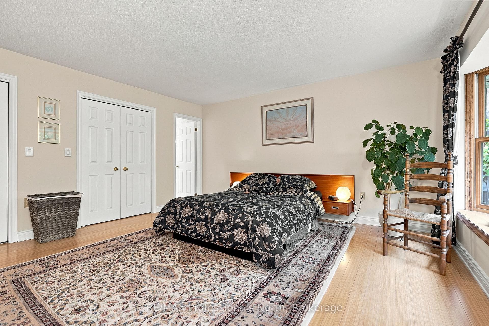 8 PALMER Court photo 30