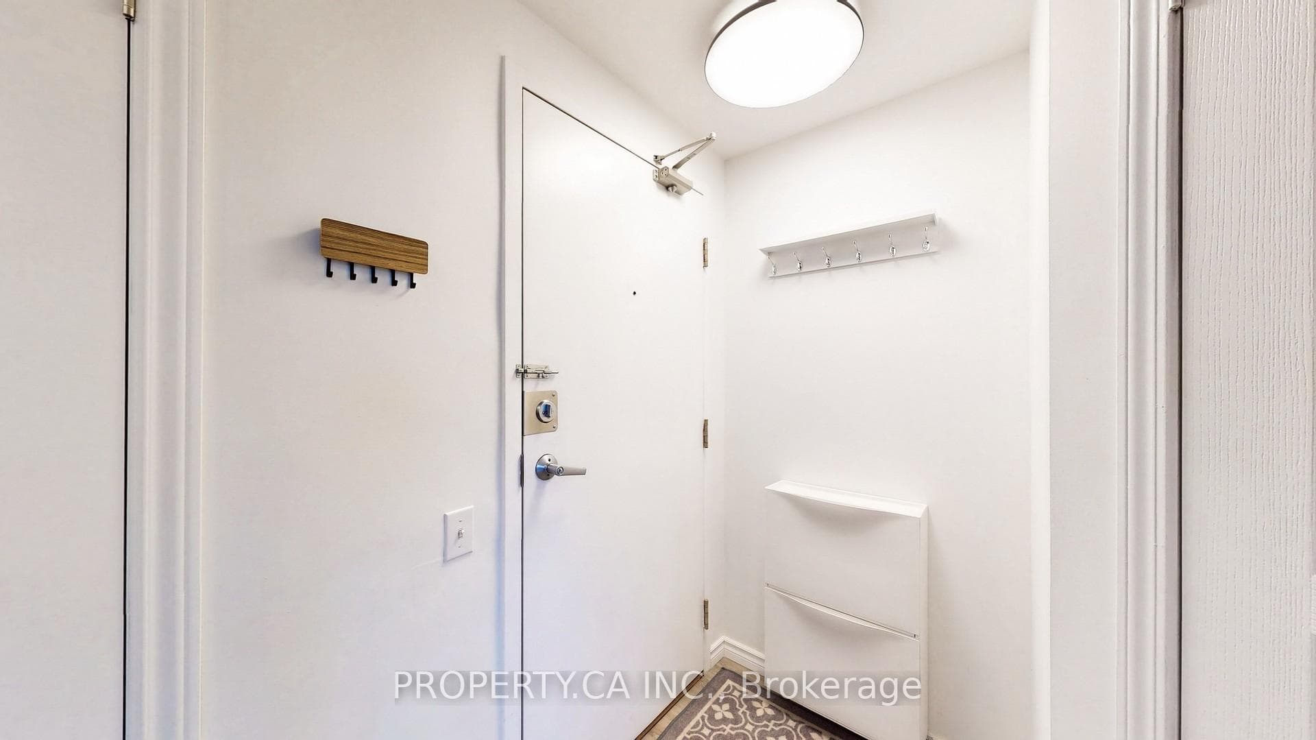 140 Bathurst Street Unit Ph02 photo 3