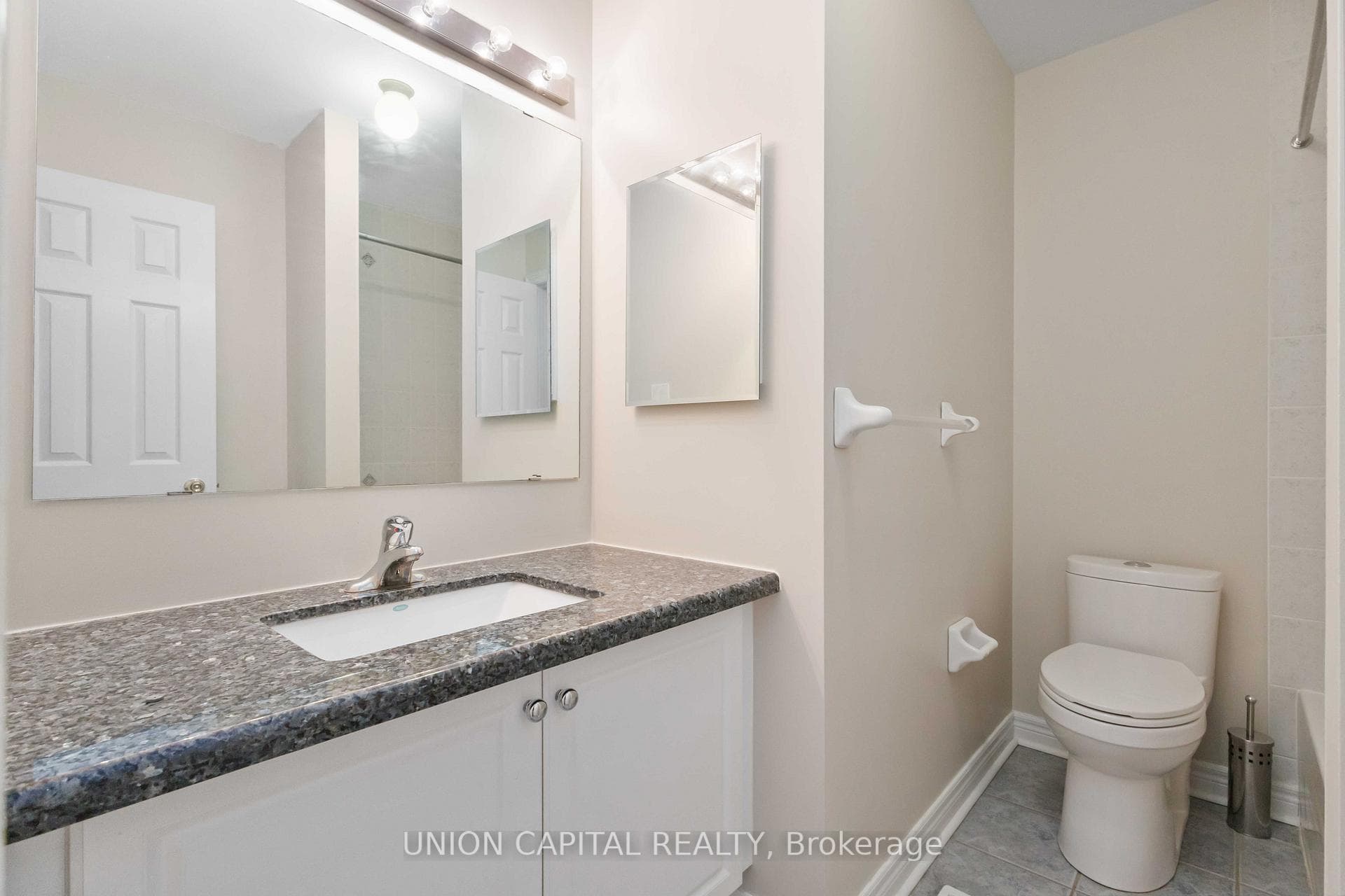25 Maple Ridge Crescent photo 22