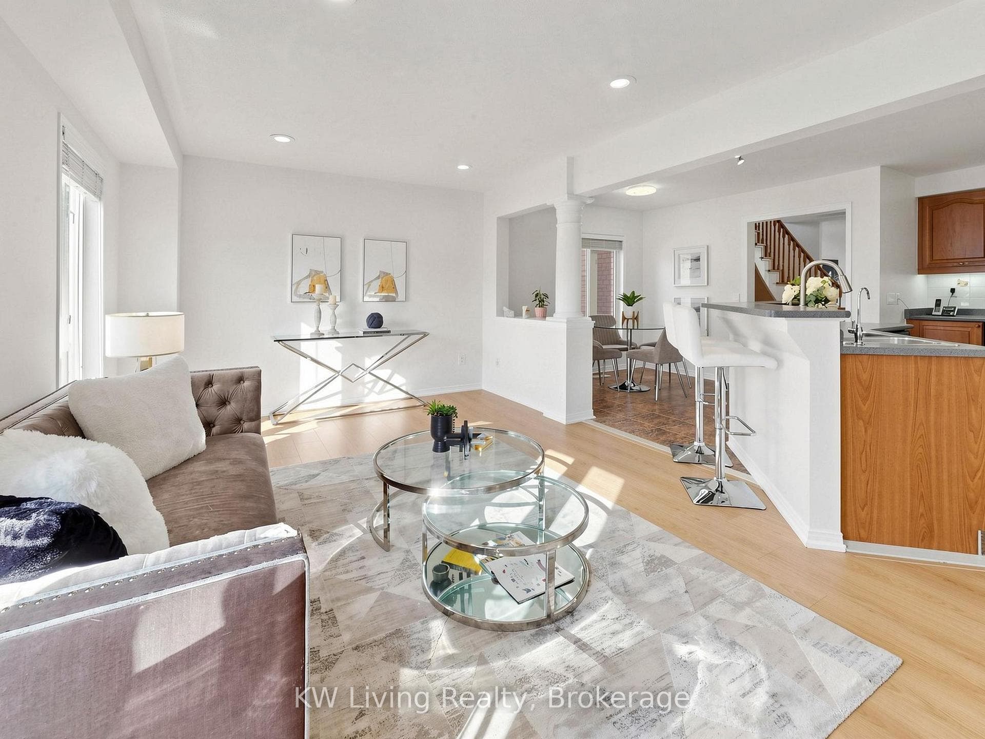 3385 Southwick Street photo 9