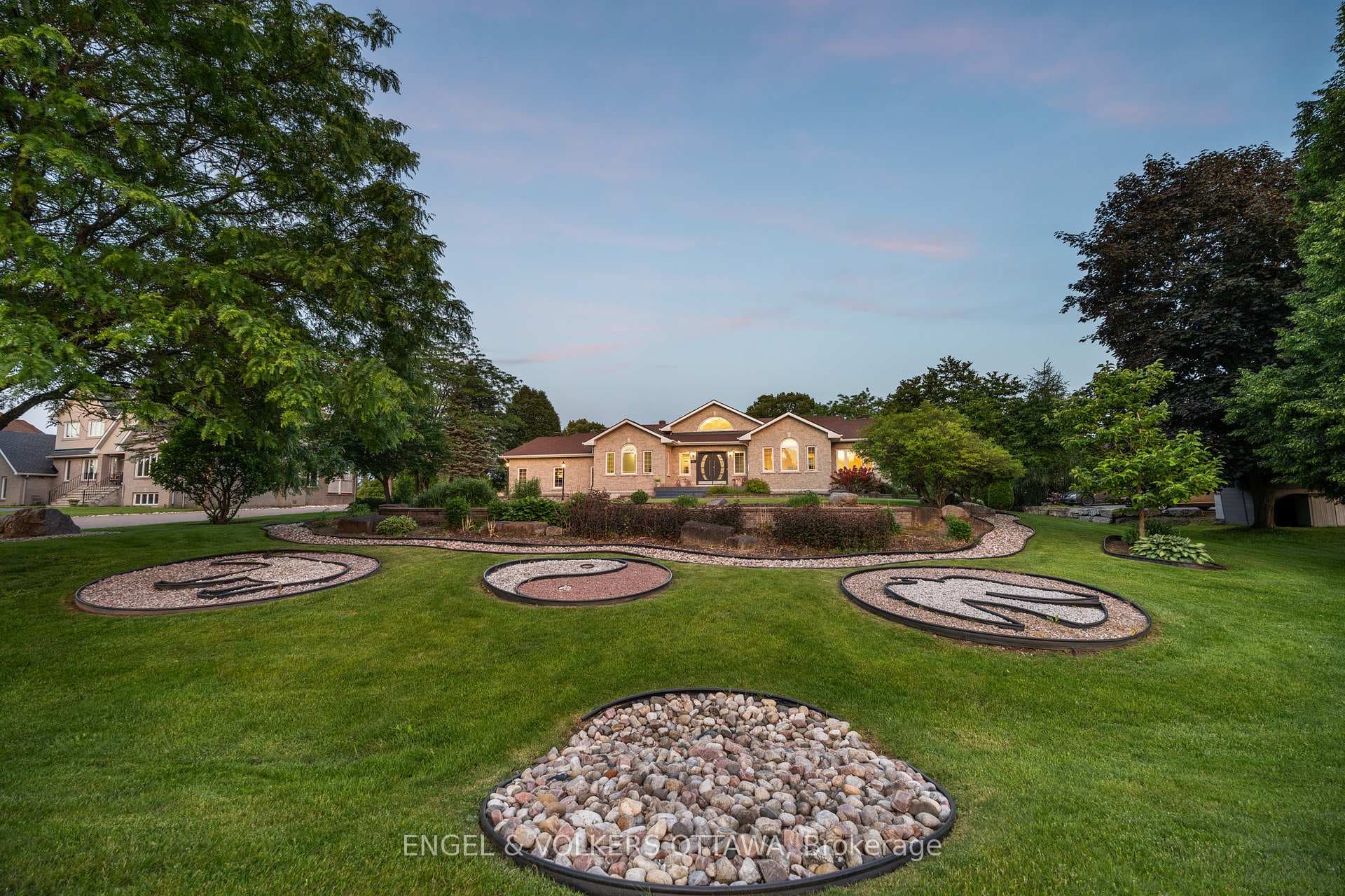 1562 Lakeshore Drive photo 4