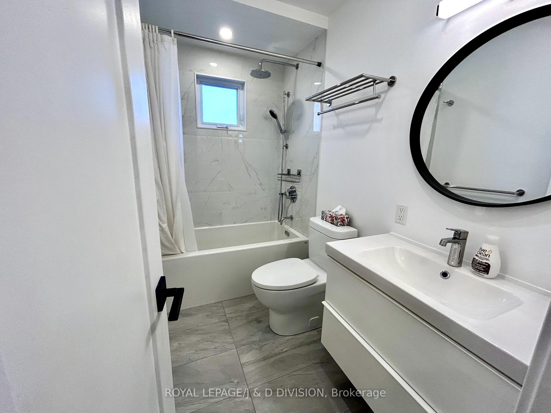 105 Eaton Avenue Unit Upper photo 11