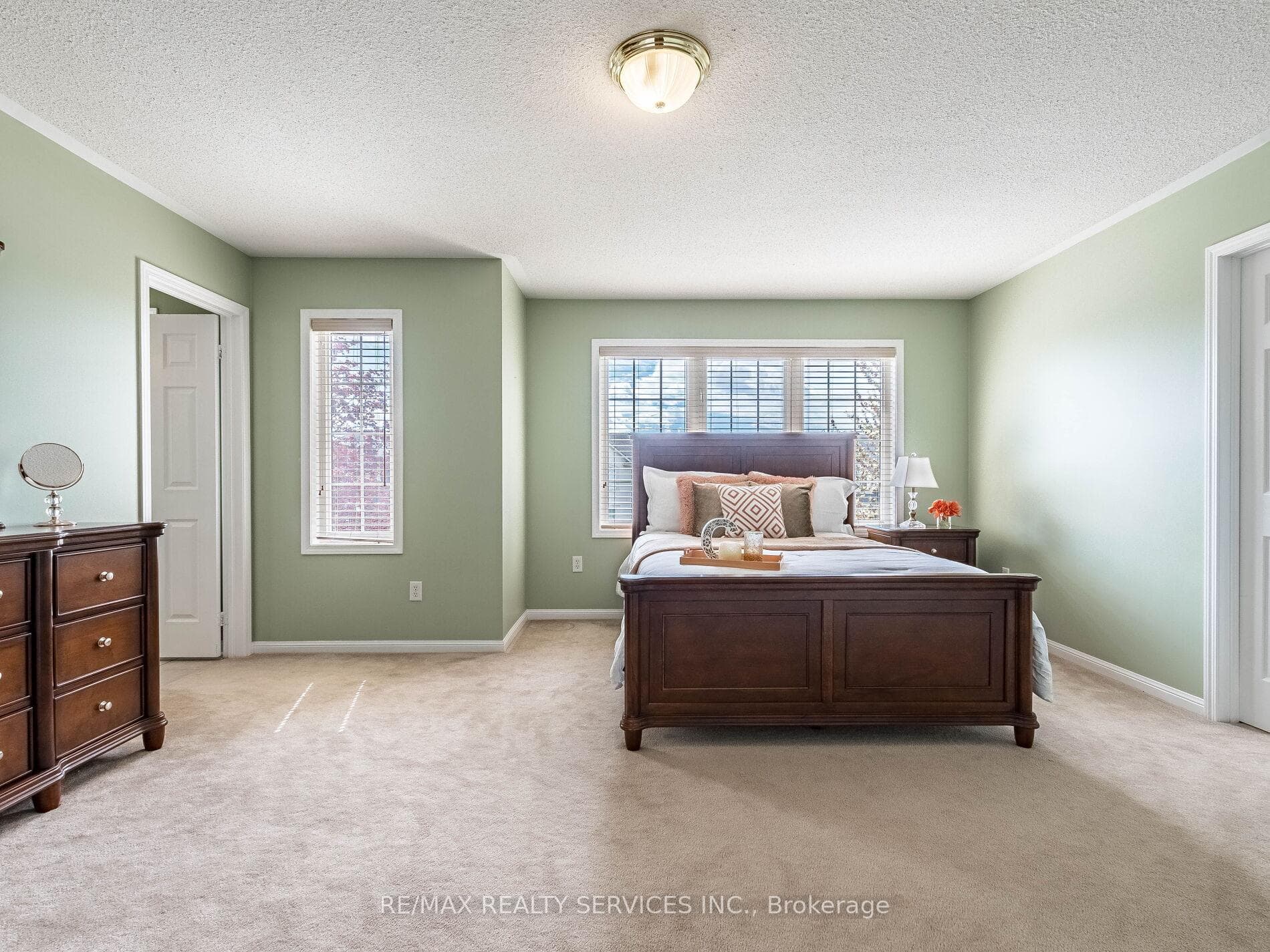4 Latania Boulevard photo 35