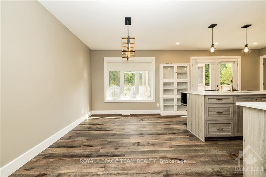 865 ROCK Road photo 8
