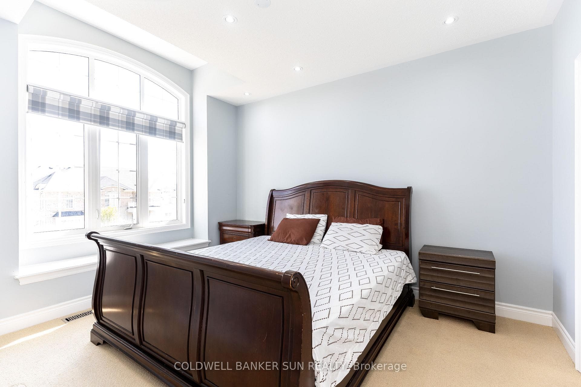 48 Hanbury Crescent photo 29