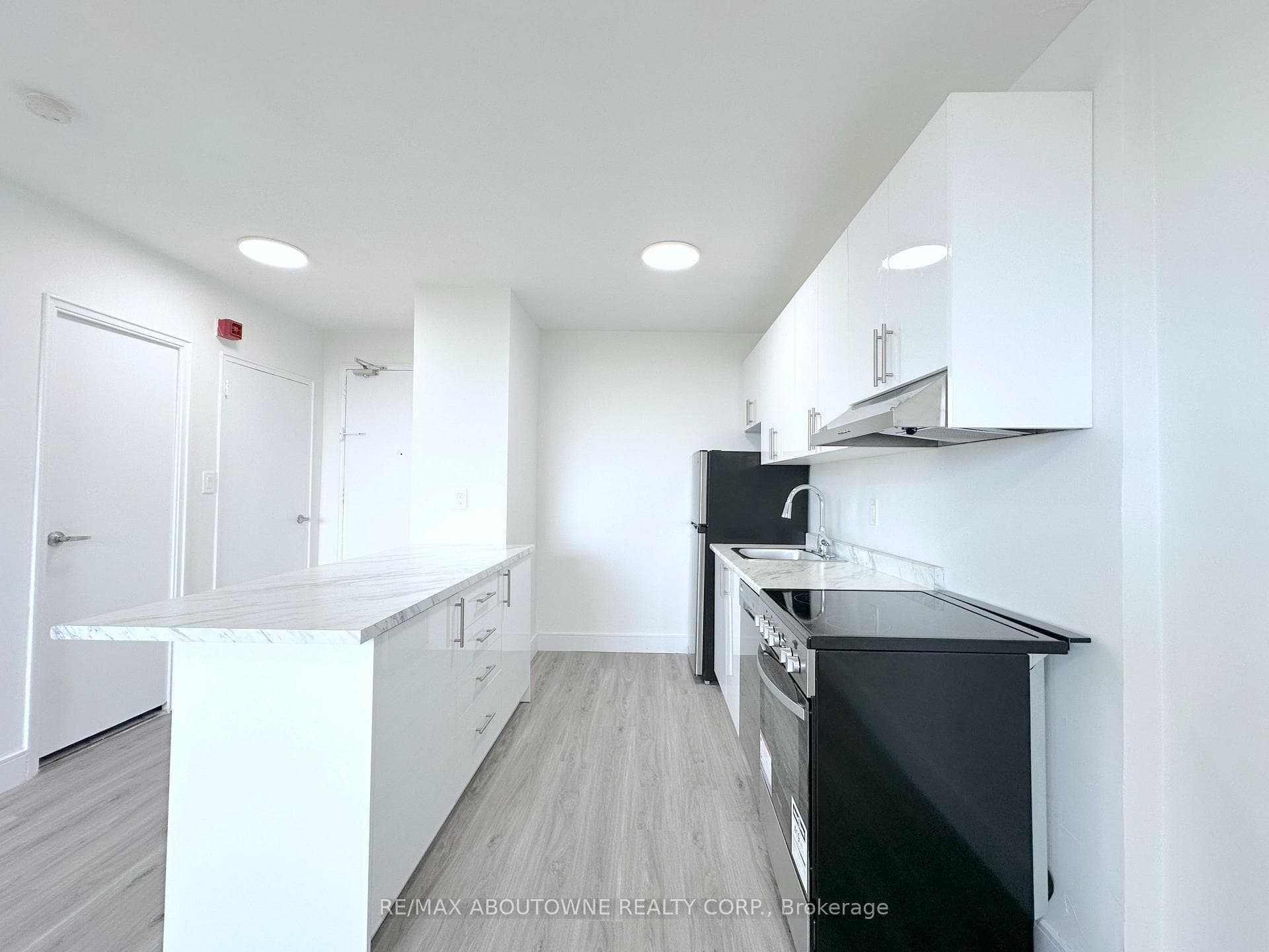 79 Jameson Avenue Unit 303 photo 2