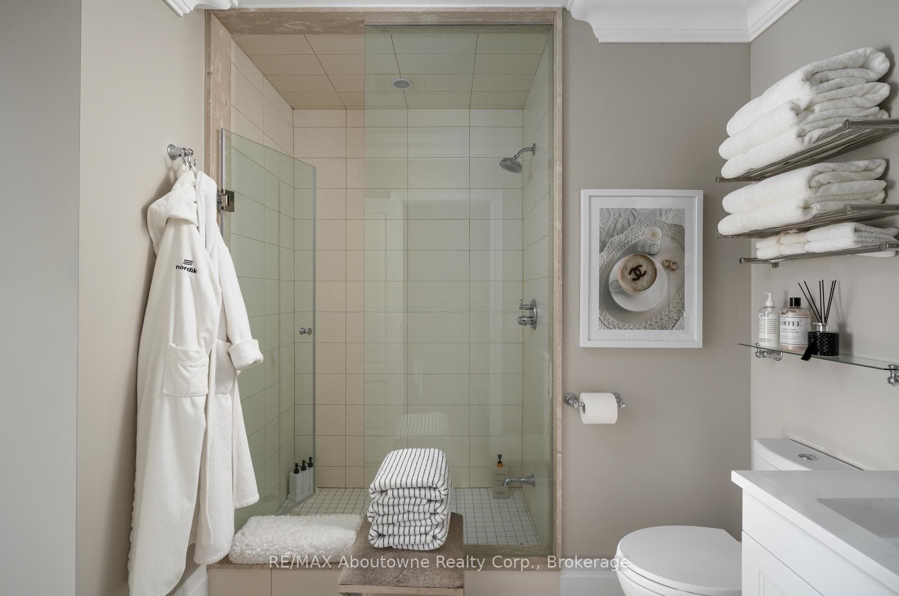 253 Hanover Street photo 25