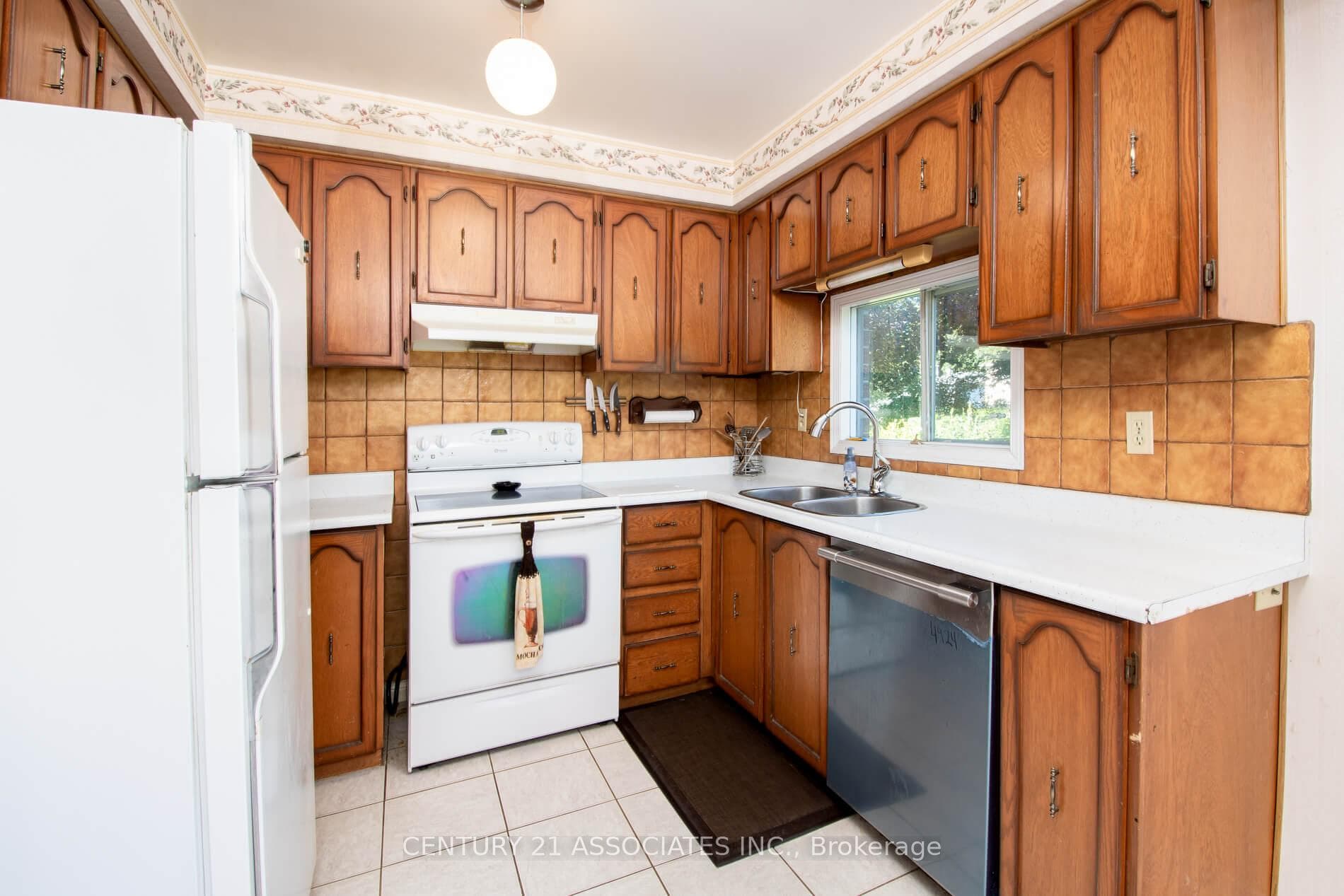 120 Elgin Drive photo 10