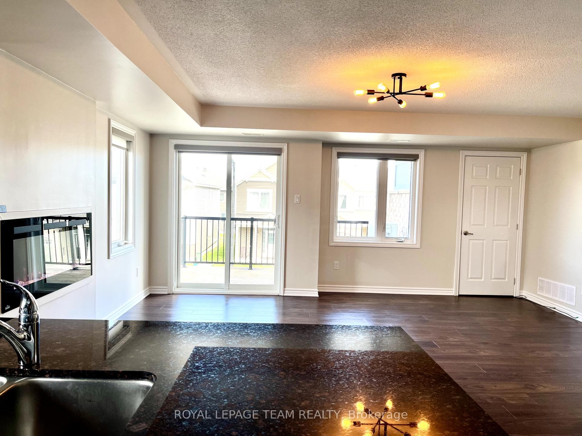 2240 WATERCOLOURS Way photo 10