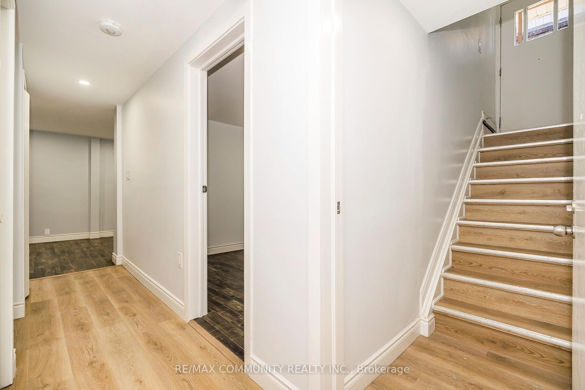 36 Jones Avenue photo 3