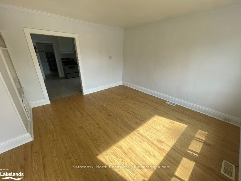 340 ANTWERP Avenue photo 3