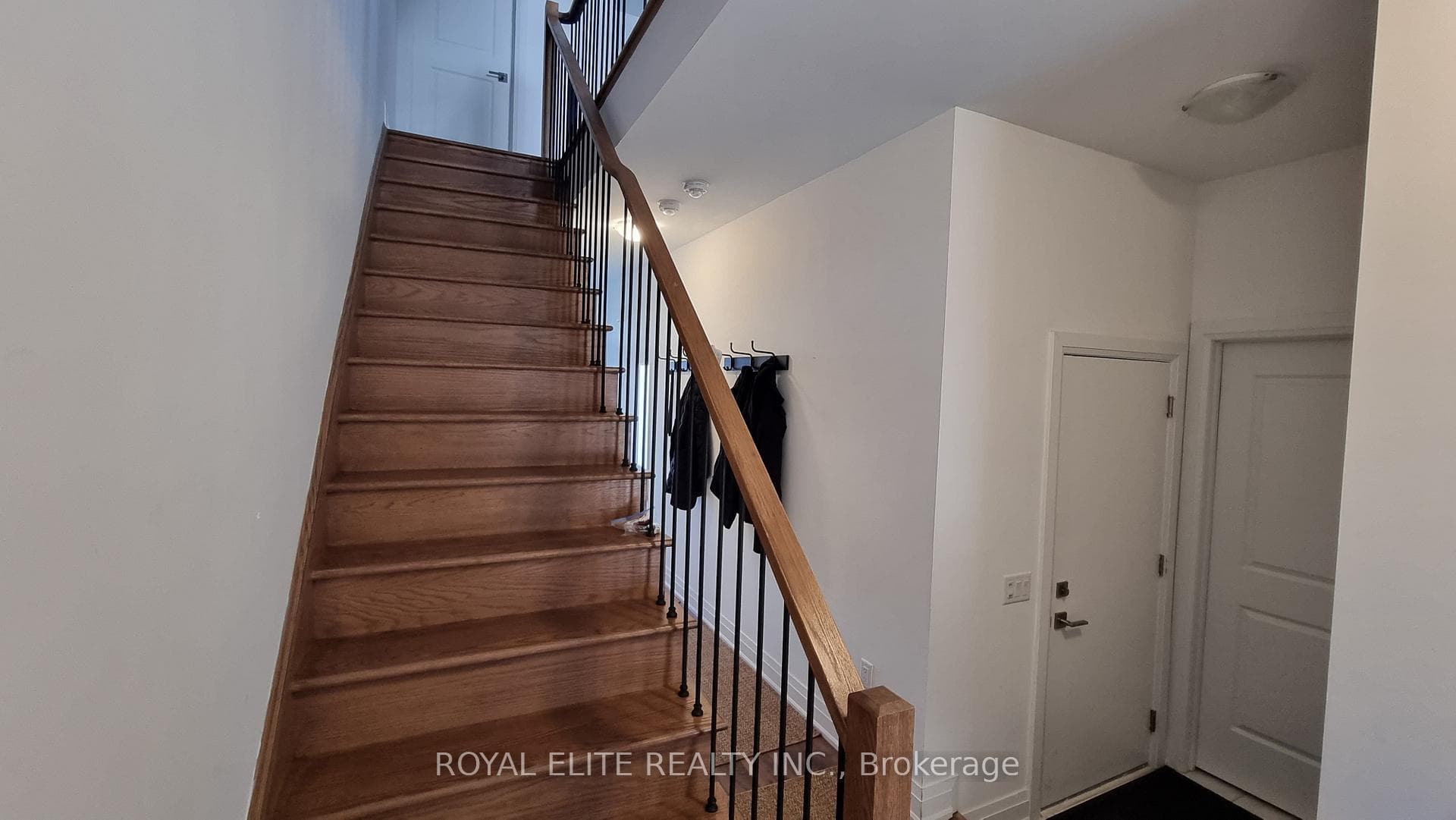90 Salteron Circle photo 3