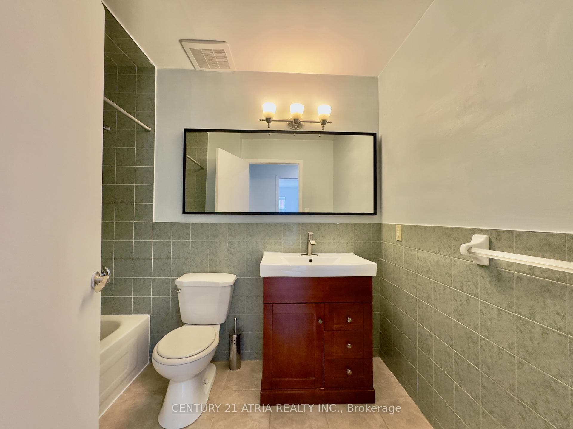 131 Jefferson Avenue Unit B photo 17