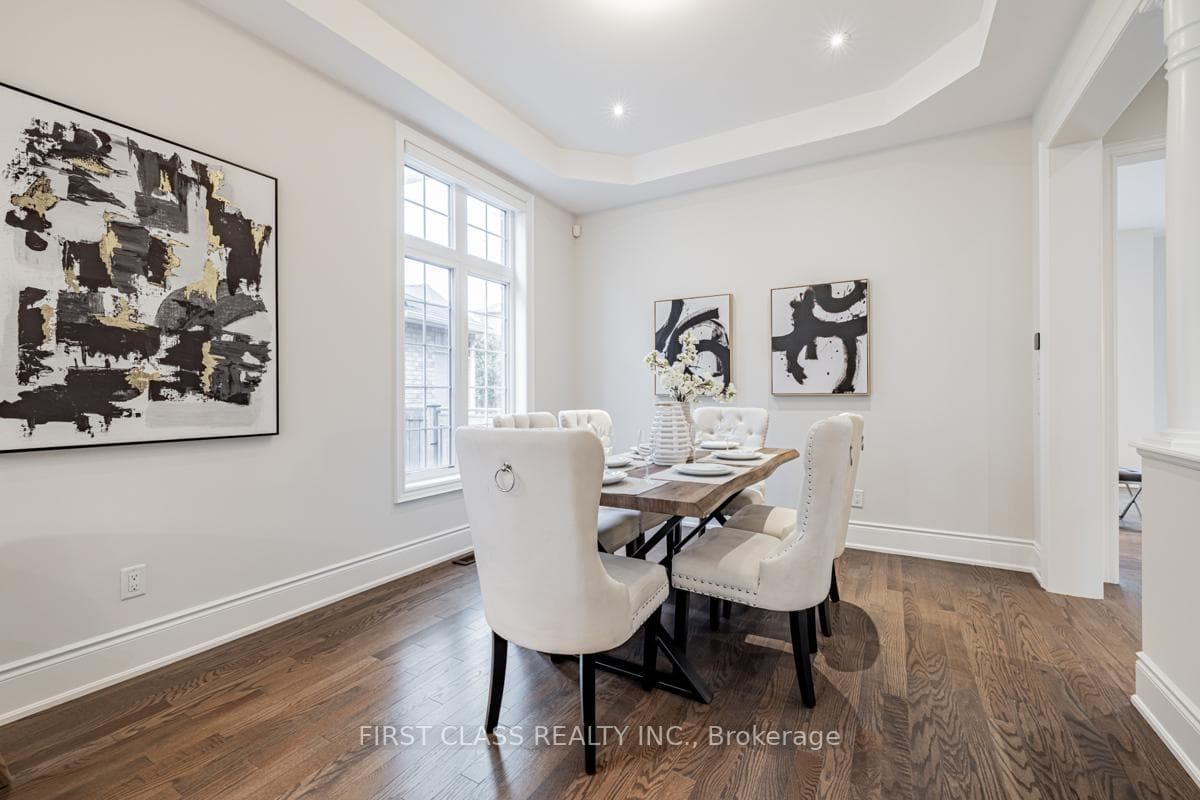 155 Heintzman Crescent photo 7