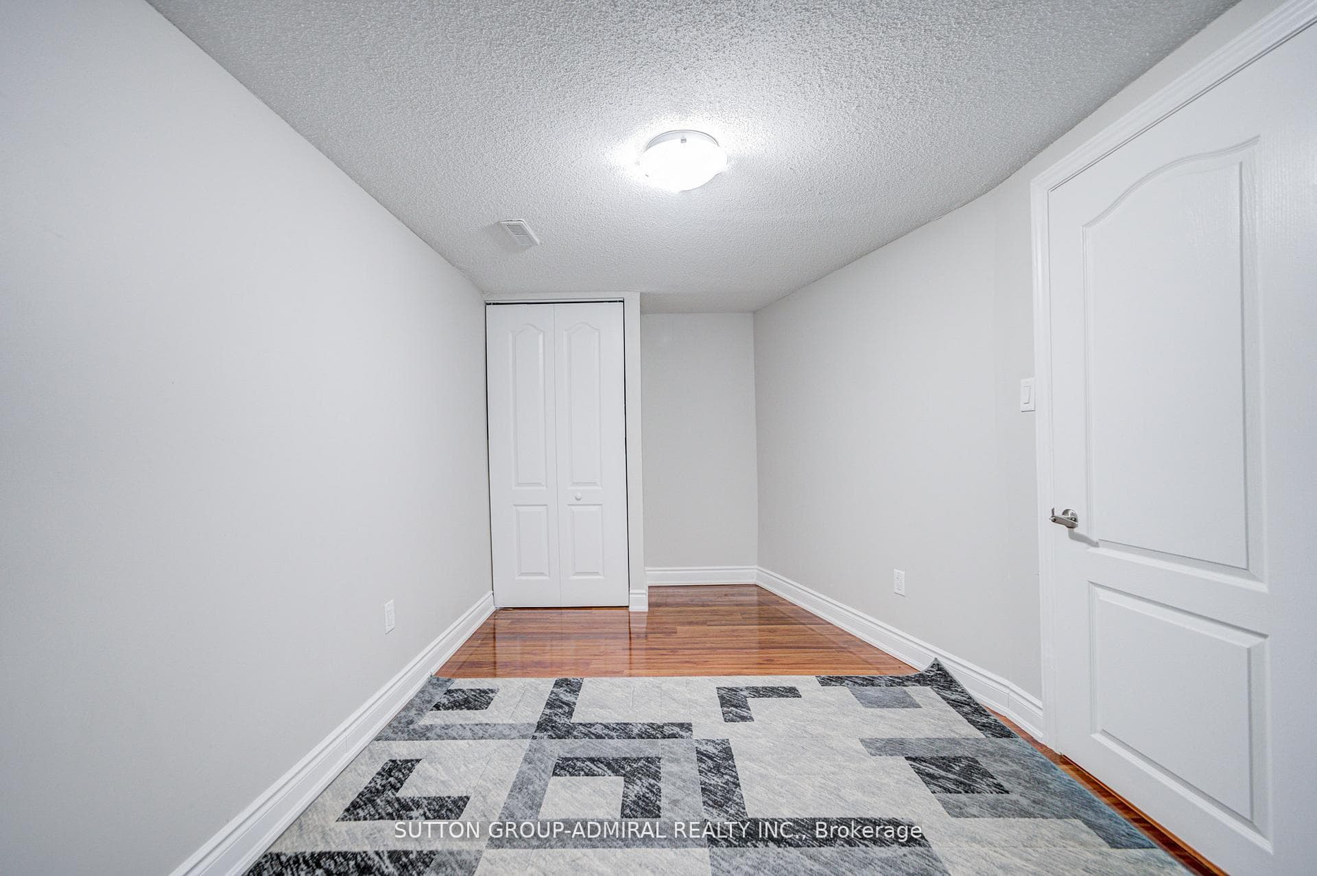 4 Hilda Court photo 44
