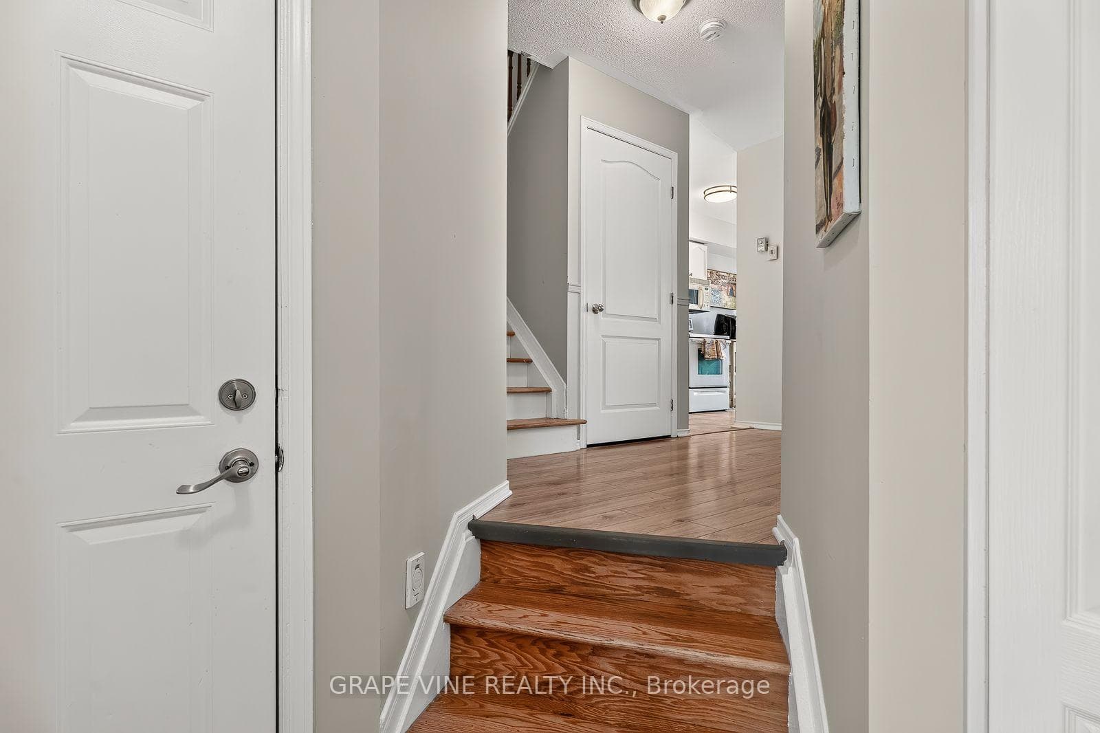 741 Maley Street photo 13