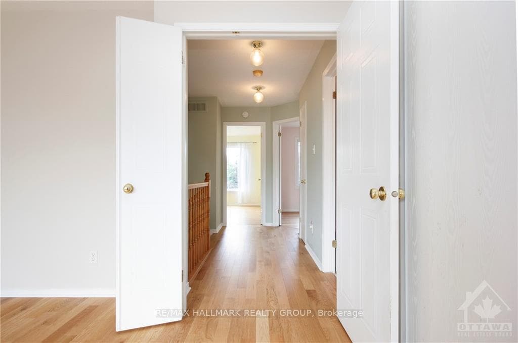 75 FLOWERTREE Crescent photo 15