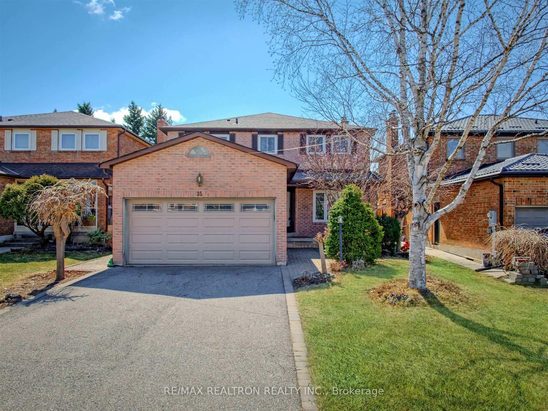 35 O'Connor Crescent photo 1