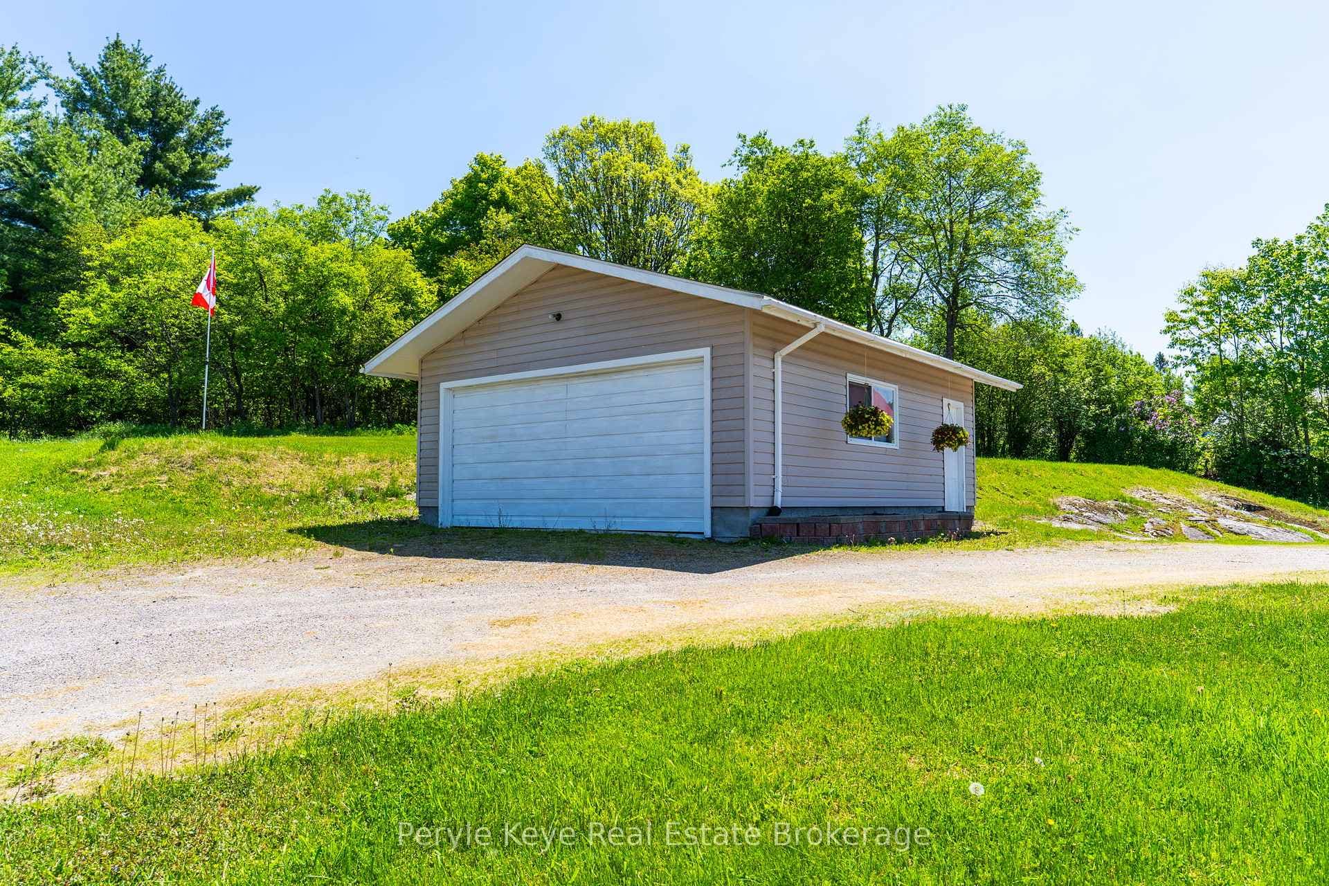 Detached garage