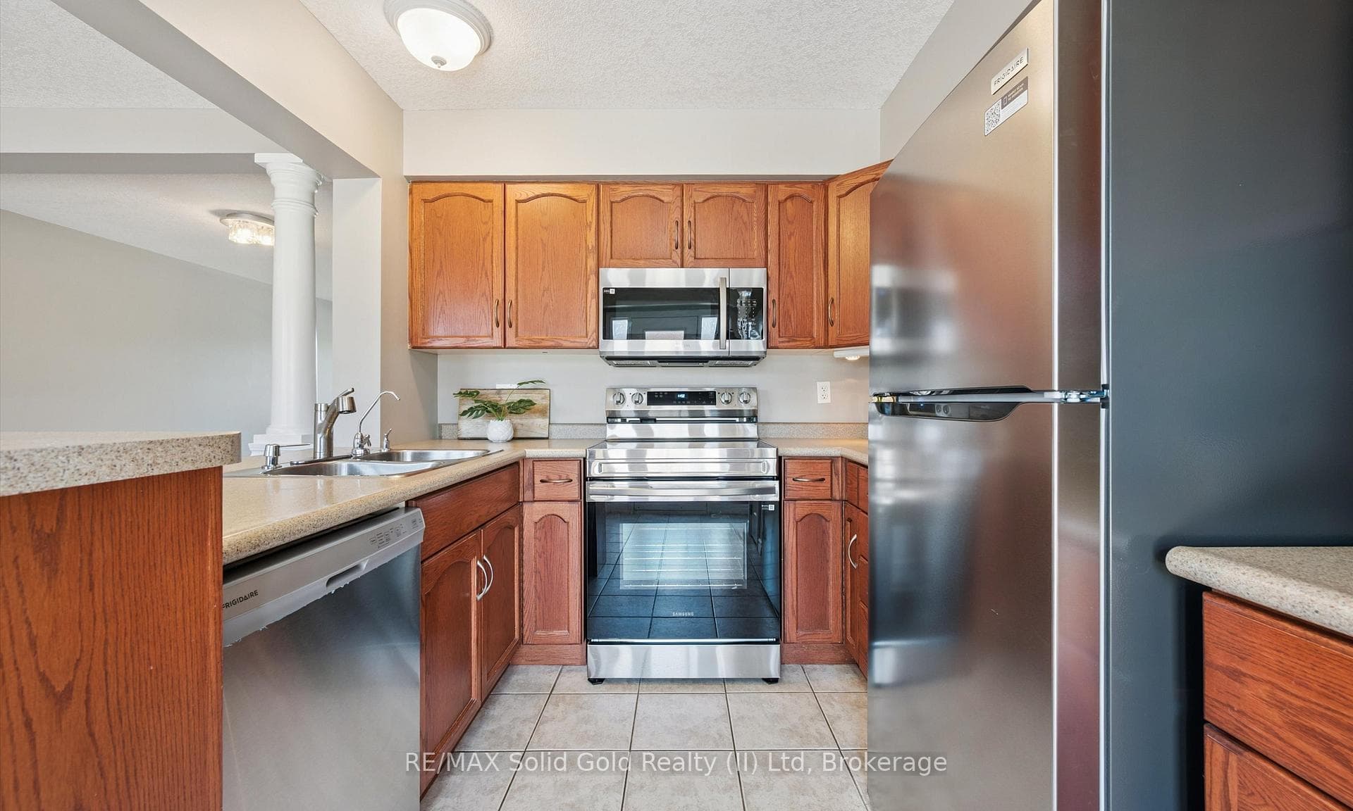 543 Victoria Road photo 23