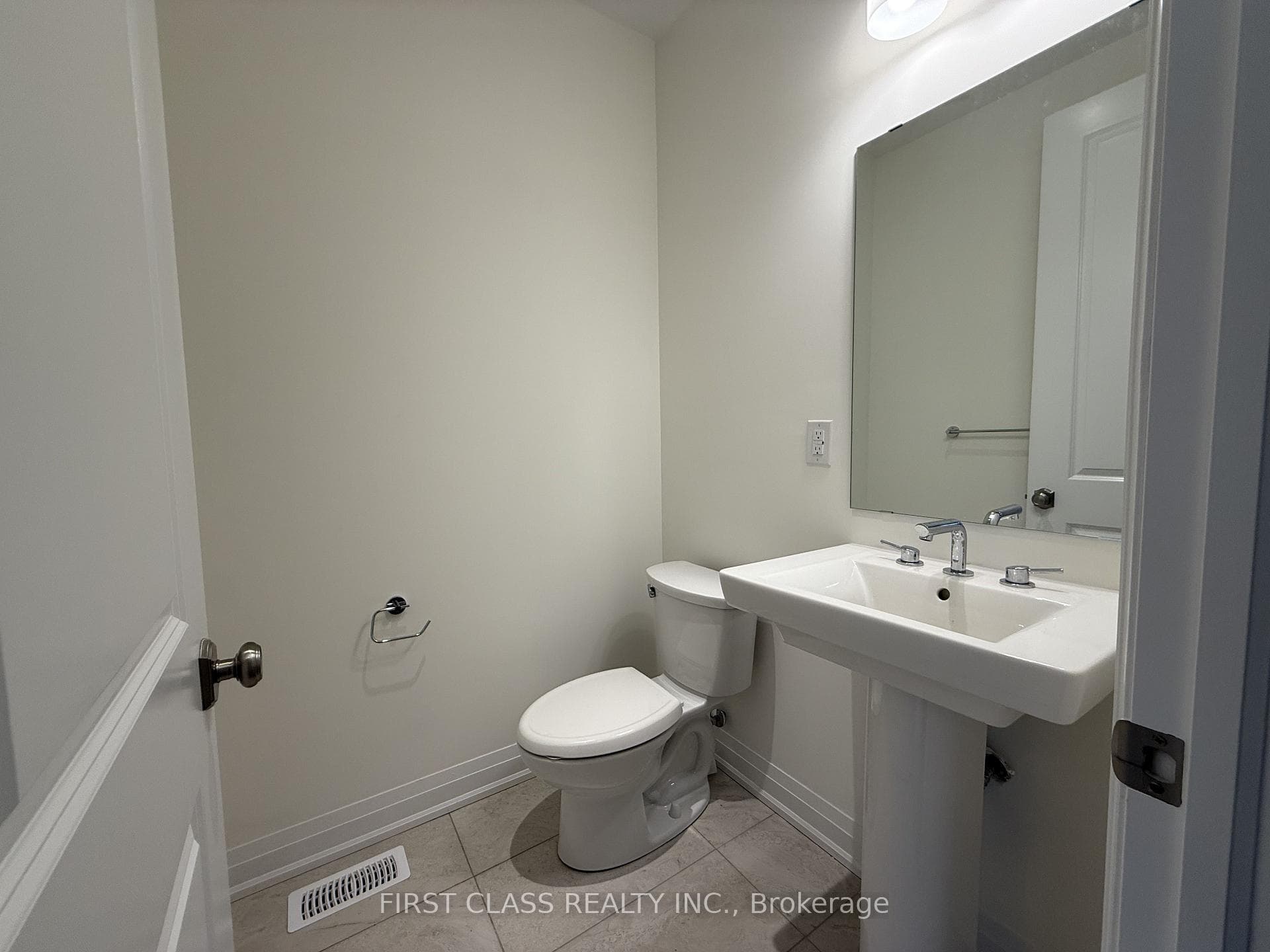 28 Gardeners Lane photo 17