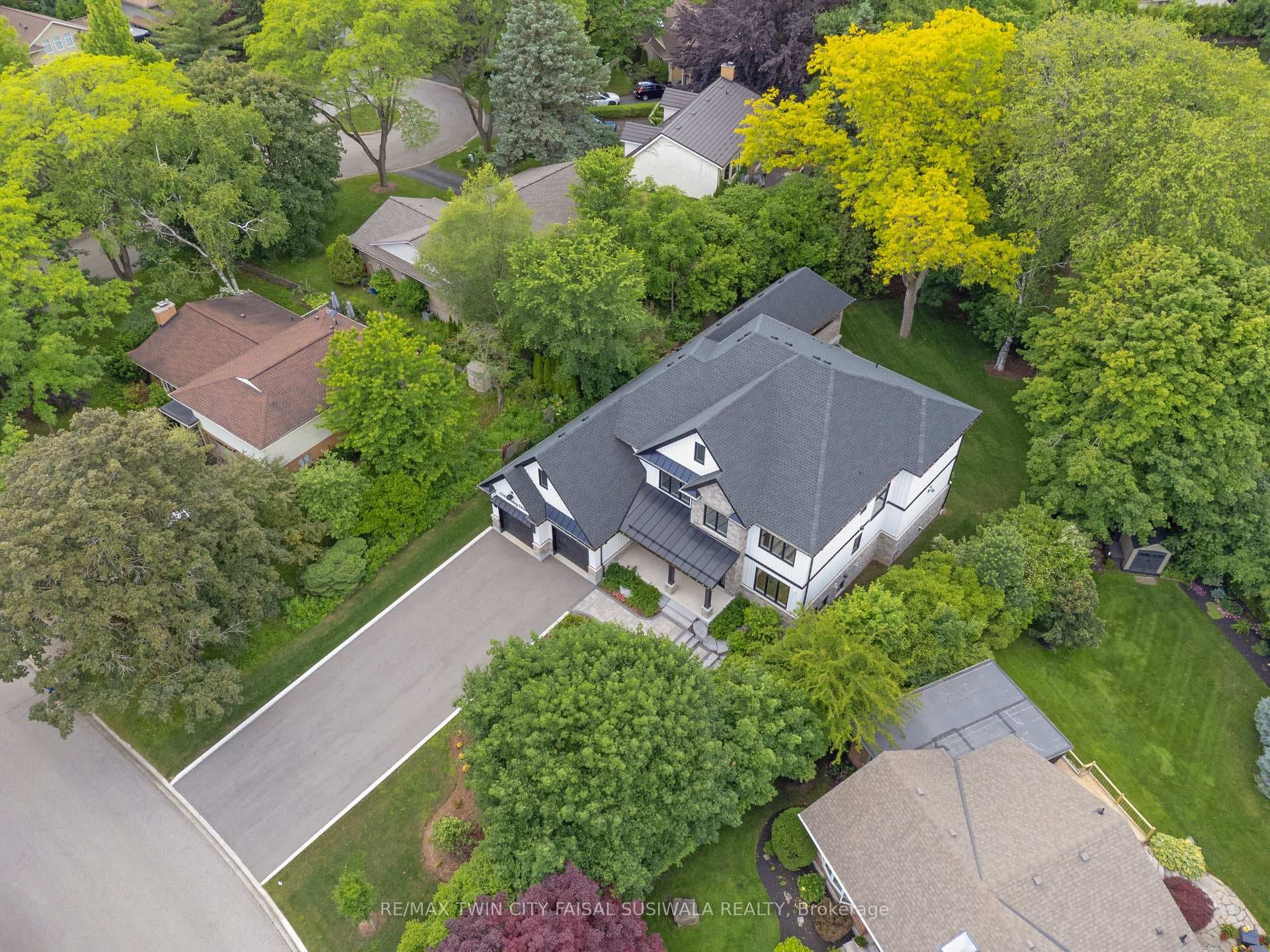 230 Stanley Drive photo 9