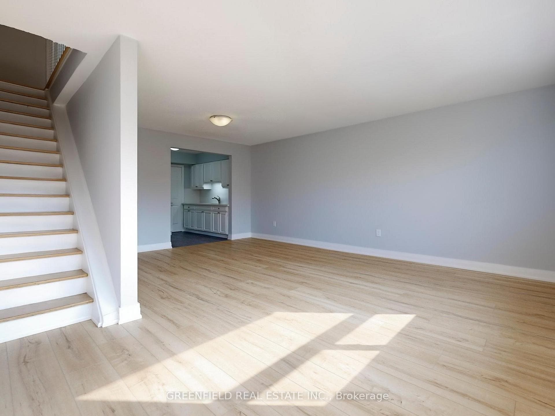 Fantastic Size Living/Dining