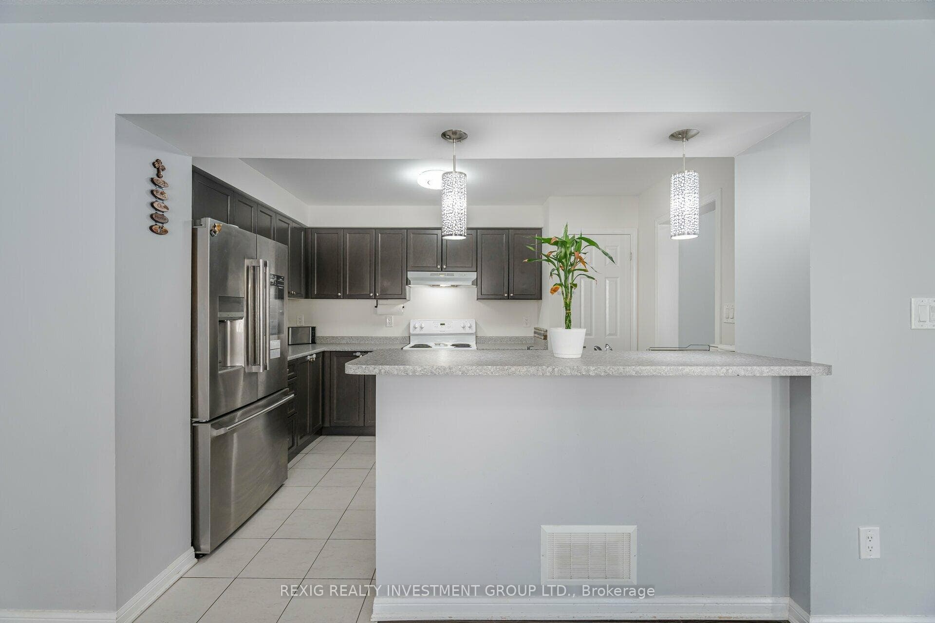 131 Bleasdale Avenue photo 9