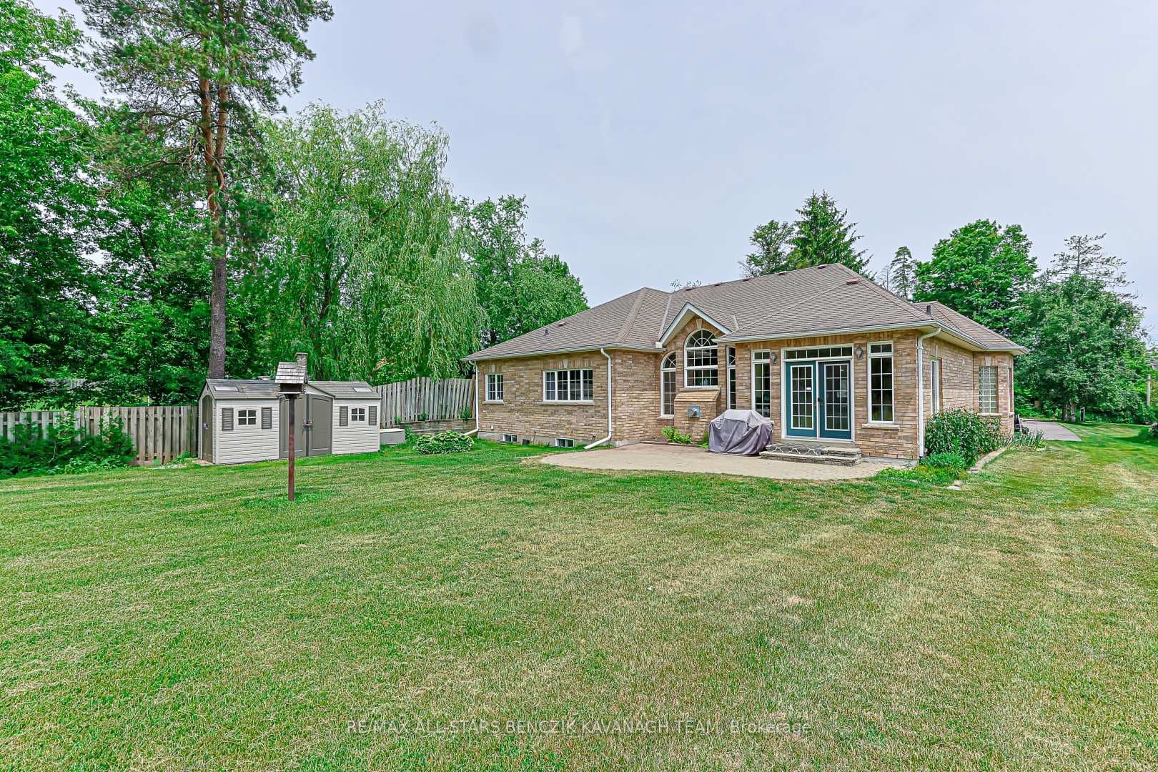 5633 Lakeshore Road photo 31