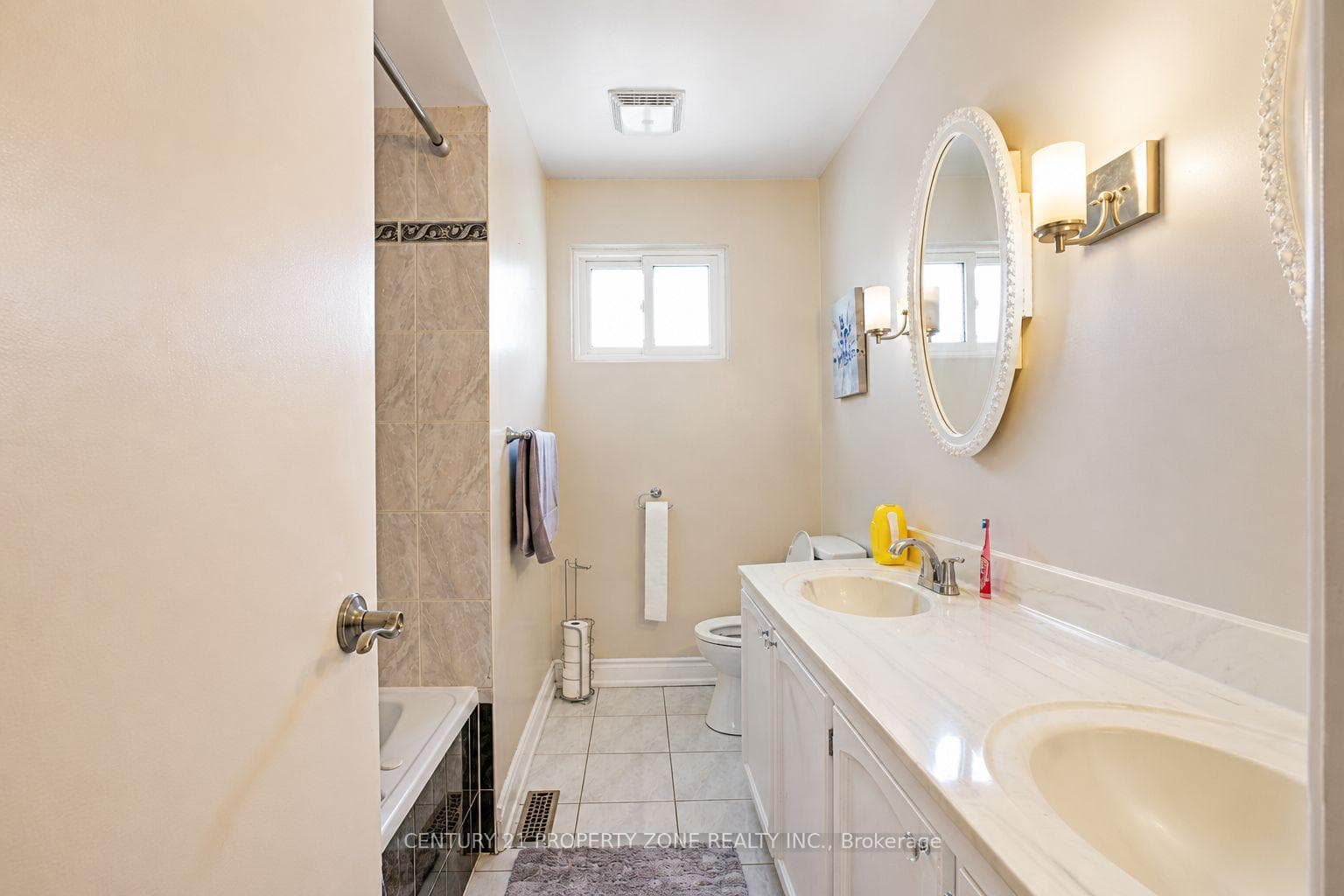 27 Madrid Crescent photo 15